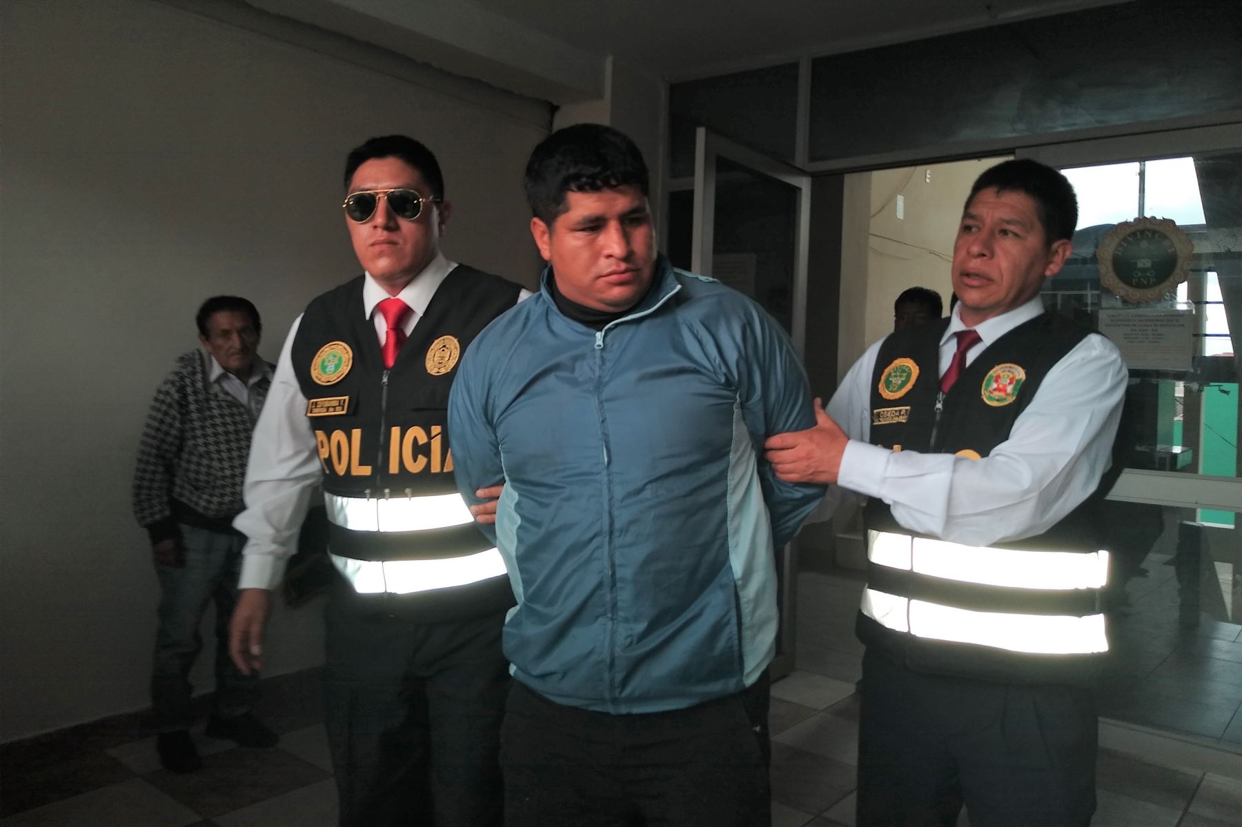 Agentes de la Policía Nacional de Huancayo capturan a Uber Bravo Payano, requisitoriado por feminicidio. Foto: Pedro Tinoco