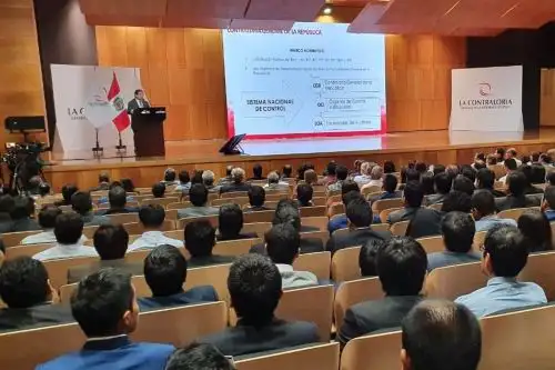 Jornada de capacitación a los candidatos al Congreso por parte de la Contraloría. Foto: Difusión.