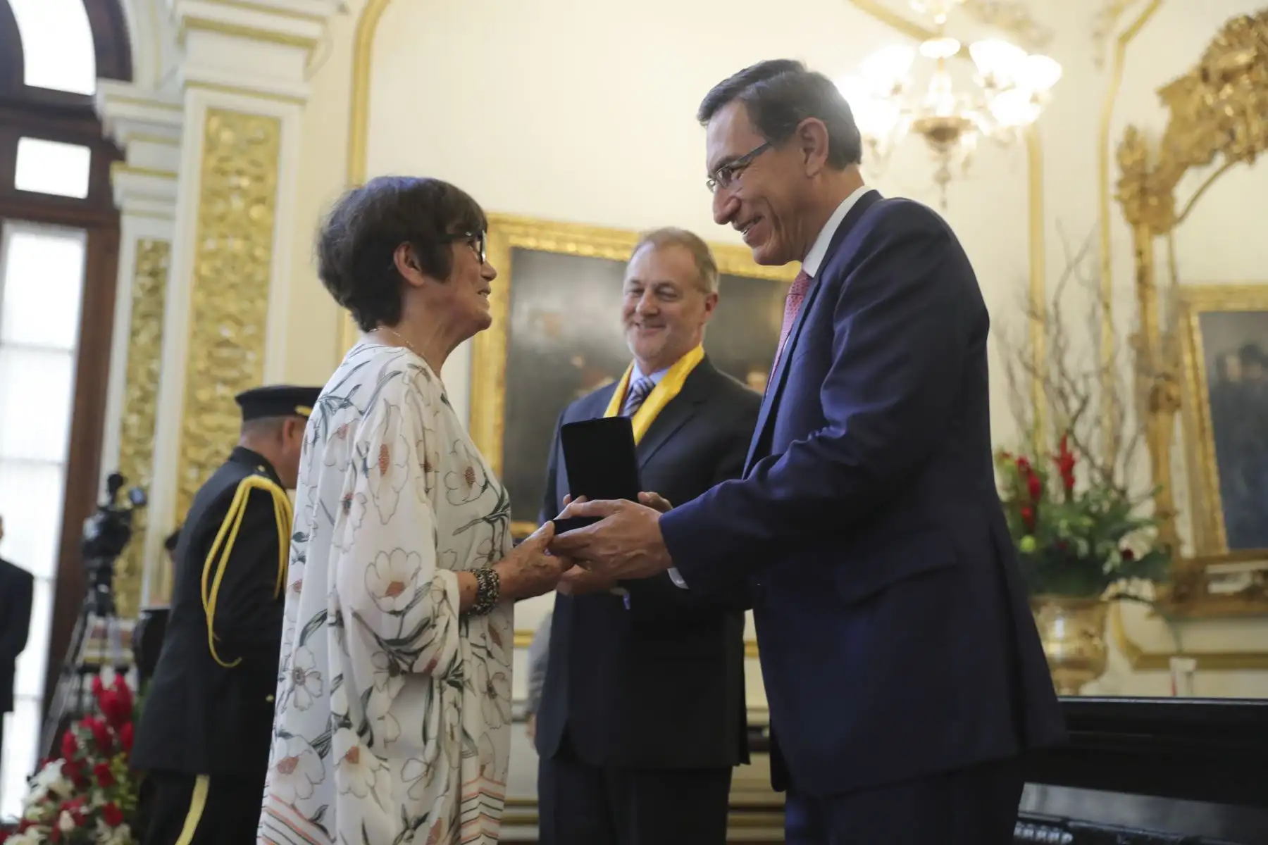 Presidente de la República, Martín Vizcarra y alcalde de Lima Jorge Muñoz encabezaron Sesión Solemne por el 485.° aniversario de la fundación de la ciudad y homenaje póstumo a limeños destacados.
Foto: ANDINA/Prensa Presidencia