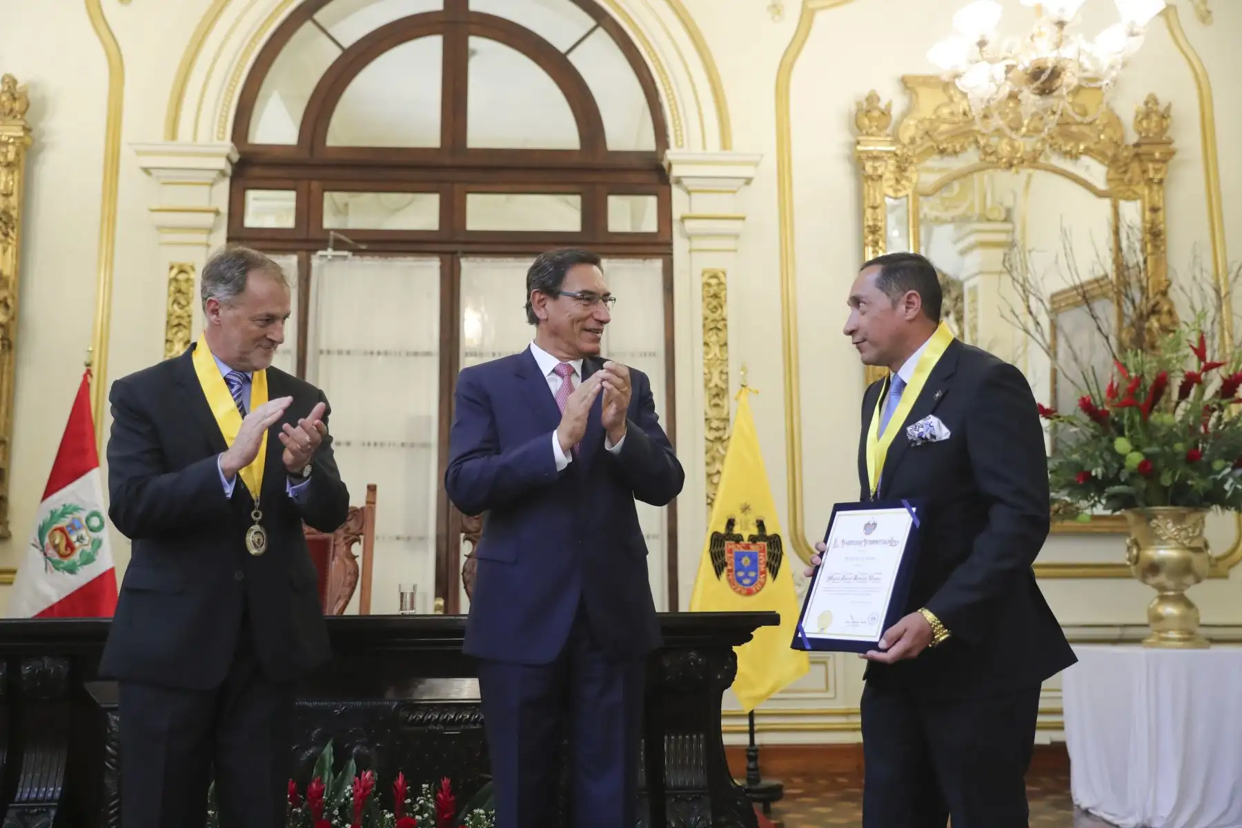 Presidente de la República, Martín Vizcarra y alcalde de Lima Jorge Muñoz encabezaron Sesión Solemne por el 485.° aniversario de la fundación de la ciudad y homenaje póstumo a limeños destacados.
Foto: ANDINA/Prensa Presidencia