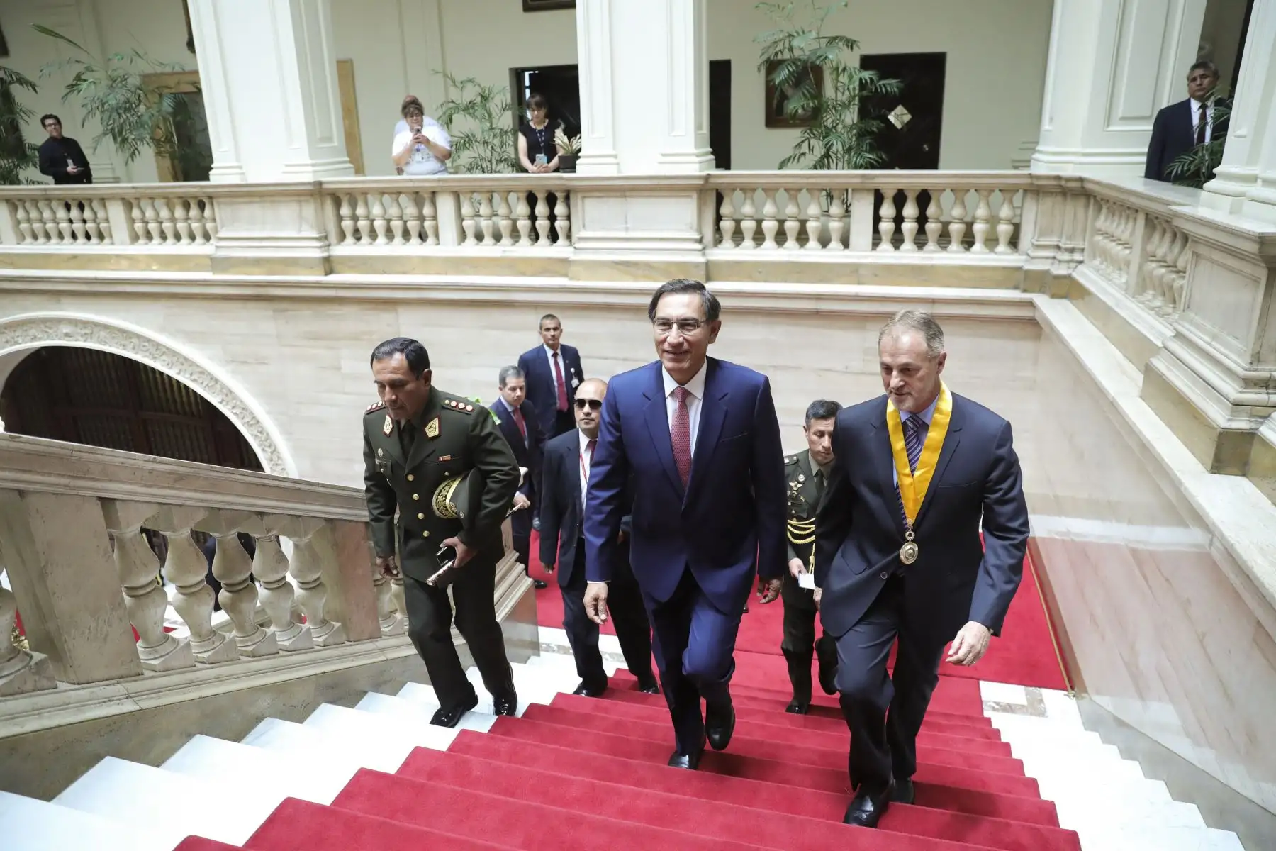 Presidente de la República, Martín Vizcarra y alcalde de Lima Jorge Muñoz encabezaron Sesión Solemne por el 485.° aniversario de la fundación de la ciudad y homenaje póstumo a limeños destacados.
Foto: ANDINA/Prensa Presidencia