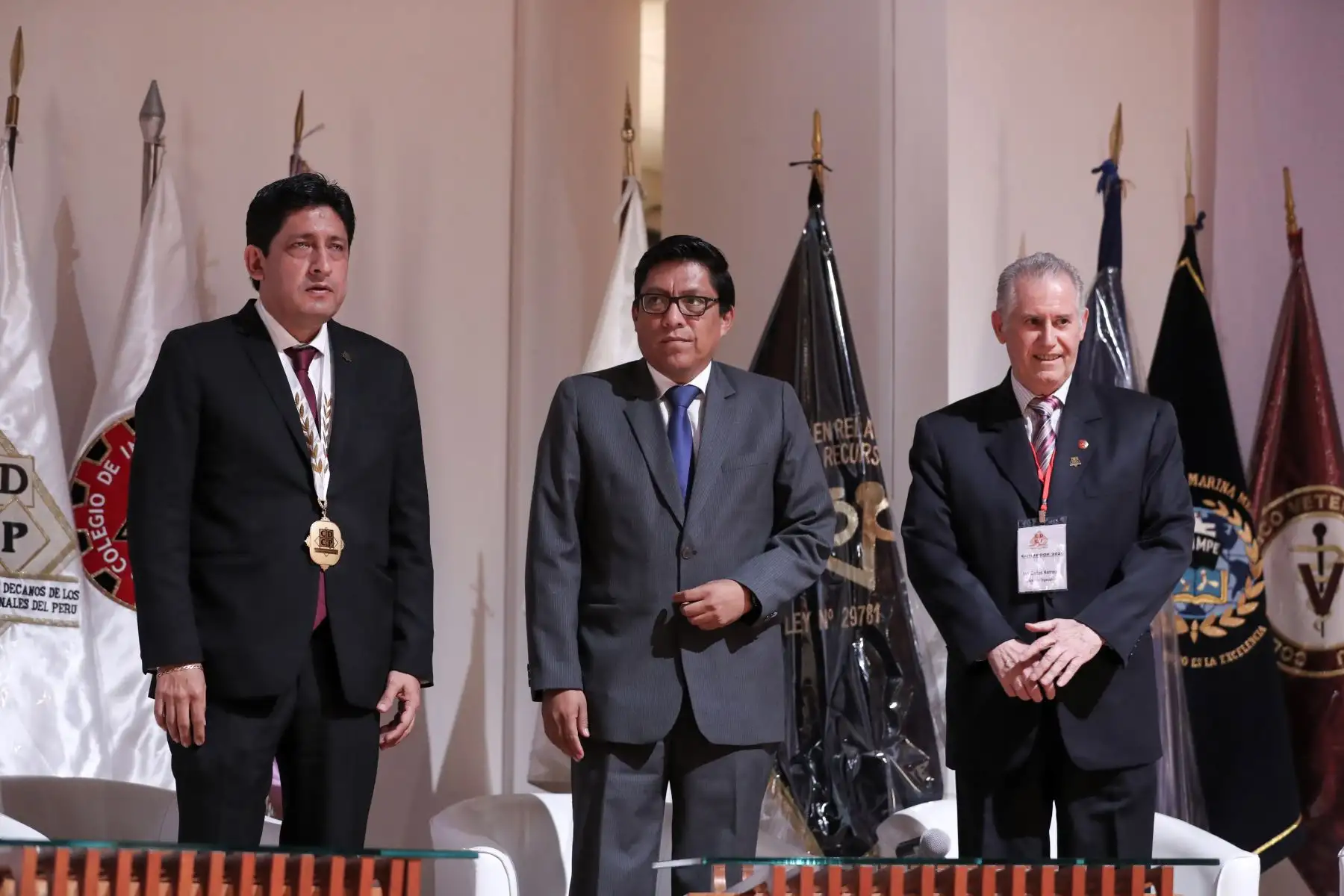 El presidente del Consejo de Ministros, Vicente Zeballos, clausuró el 3.º Congreso Nacional de Profesionales, que congregó a miembros de distintos colegios profesionales del país, en el auditorio del Colegio de Ingenieros del Perú.
Foto: PCM