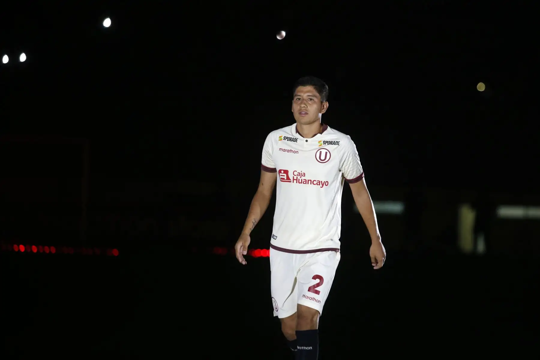 Universitario de Deportes presentó su plantel de jugadores para este año  2020 en la ‘Noche Crema’ en el cual enfrentó al conjunto Cerro Largo de Uruguay.
Foto: ANDINA/Eddy Ramos