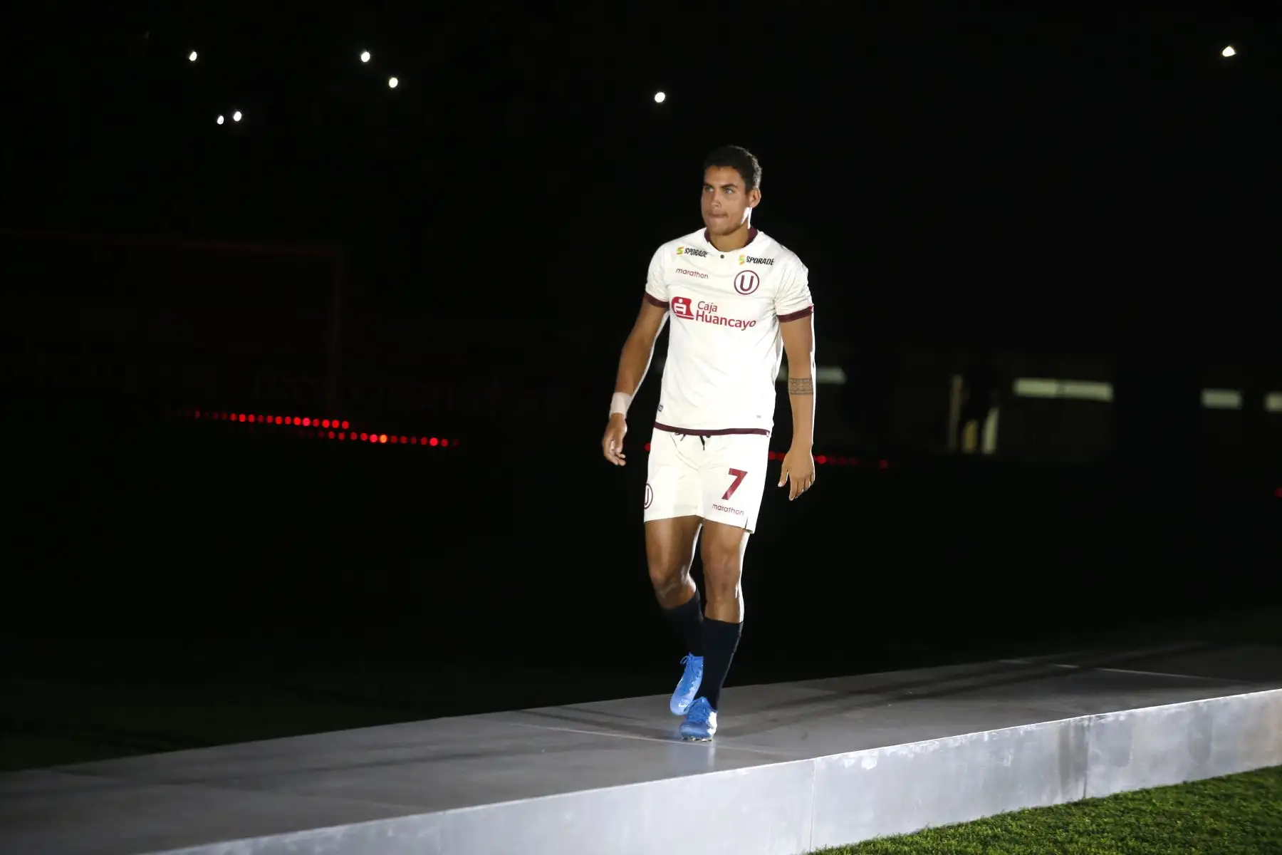 Universitario de Deportes presentó su plantel de jugadores para este año  2020 en la ‘Noche Crema’ en el cual enfrentó al conjunto Cerro Largo de Uruguay.
Foto: ANDINA/Eddy Ramos