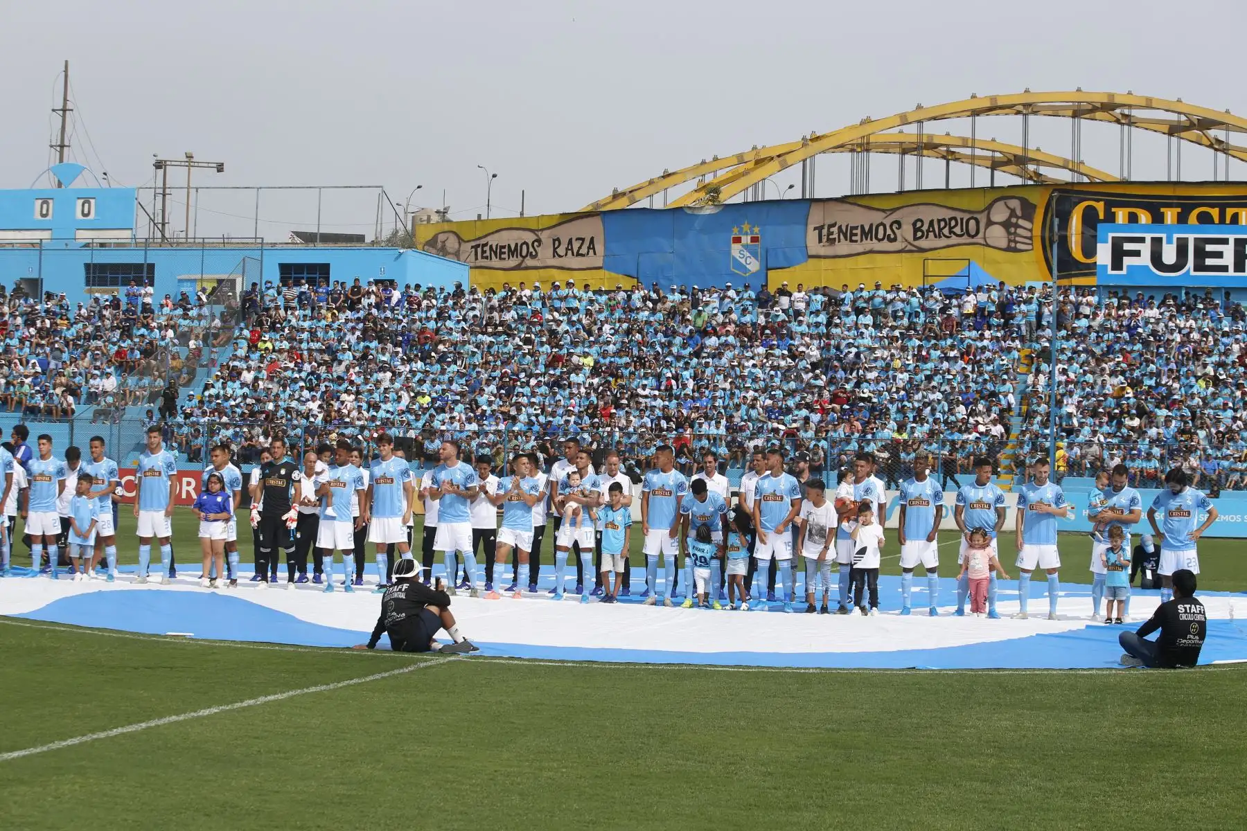 Cristal presenta su plantel en el día de la "Raza celeste".
Foto: ANDINA/Eddy Ramos