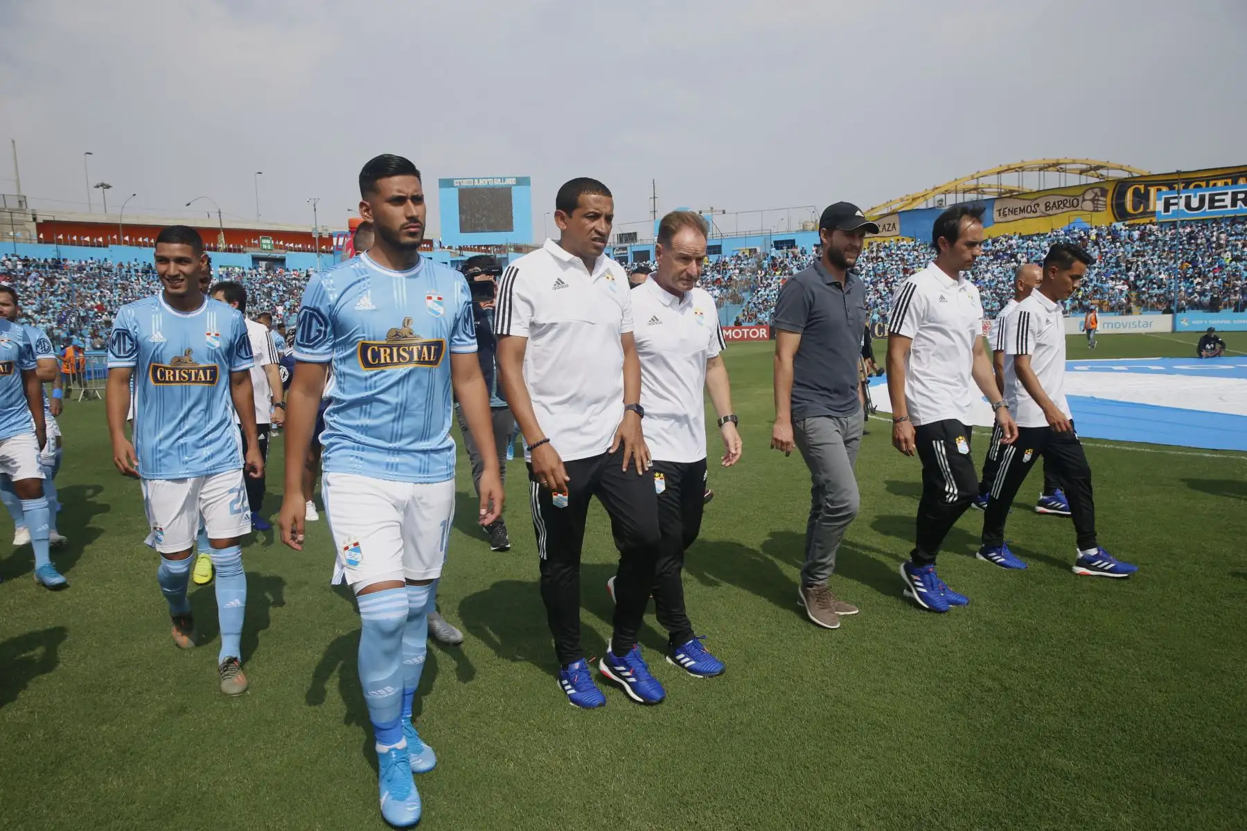 Cristal presenta su plantel en el día de la "Raza celeste".
Foto: ANDINA/Eddy Ramos