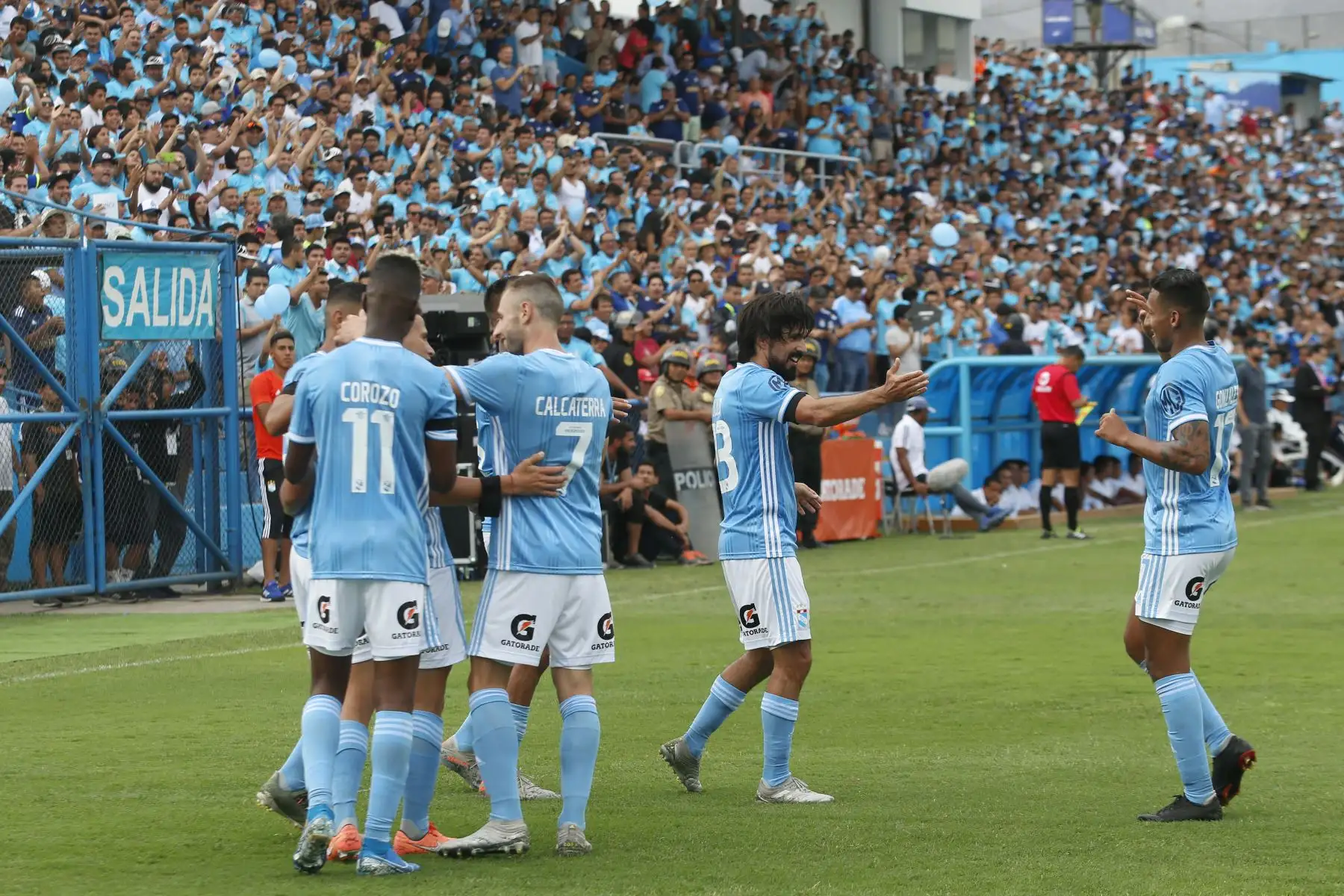 Cristal presenta su plantel en el día de la "Raza celeste".
Foto: ANDINA/Eddy Ramos