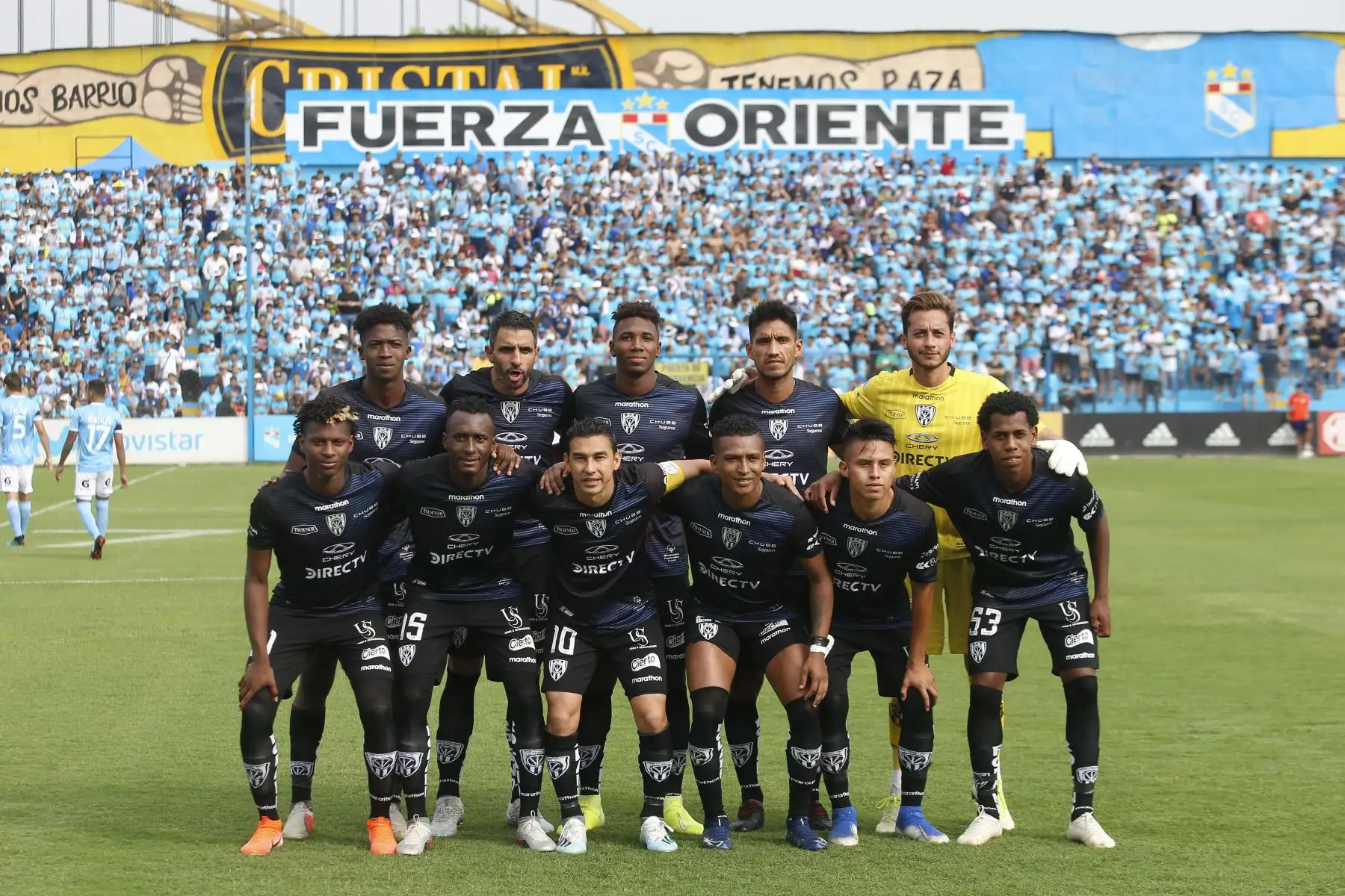 Cristal presenta su plantel en el día de la "Raza celeste".
Foto: ANDINA/Eddy Ramos
