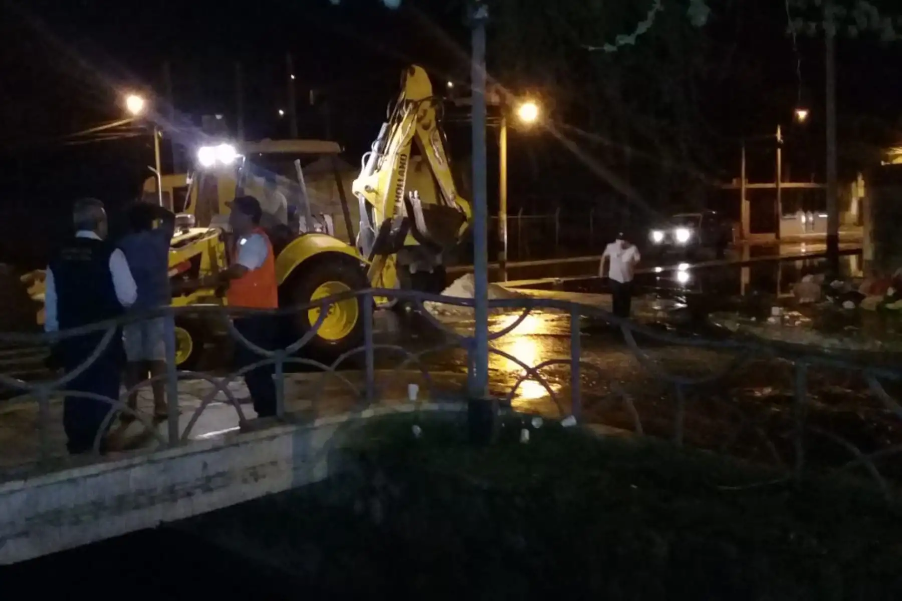 Unas 200 familias resultaron afectadas por la inundación que provocó el desborde de un canal de regadío en el distrito de Pacasmayo. Foto: ANDINA/Difusión