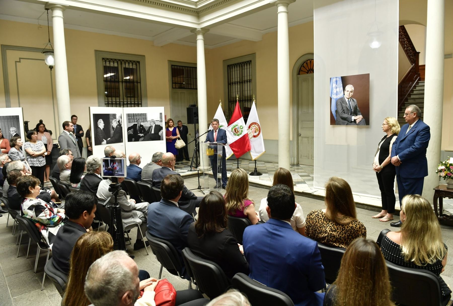 La inauguración de la muestra "Embajador Javier Pérez De Cuéllar: Tributo a los 100 años de un diplomático ejemplar"