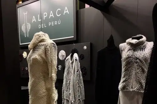 Marca sectorial Alpaca del Perú destaca en la principal feria europea de hilados