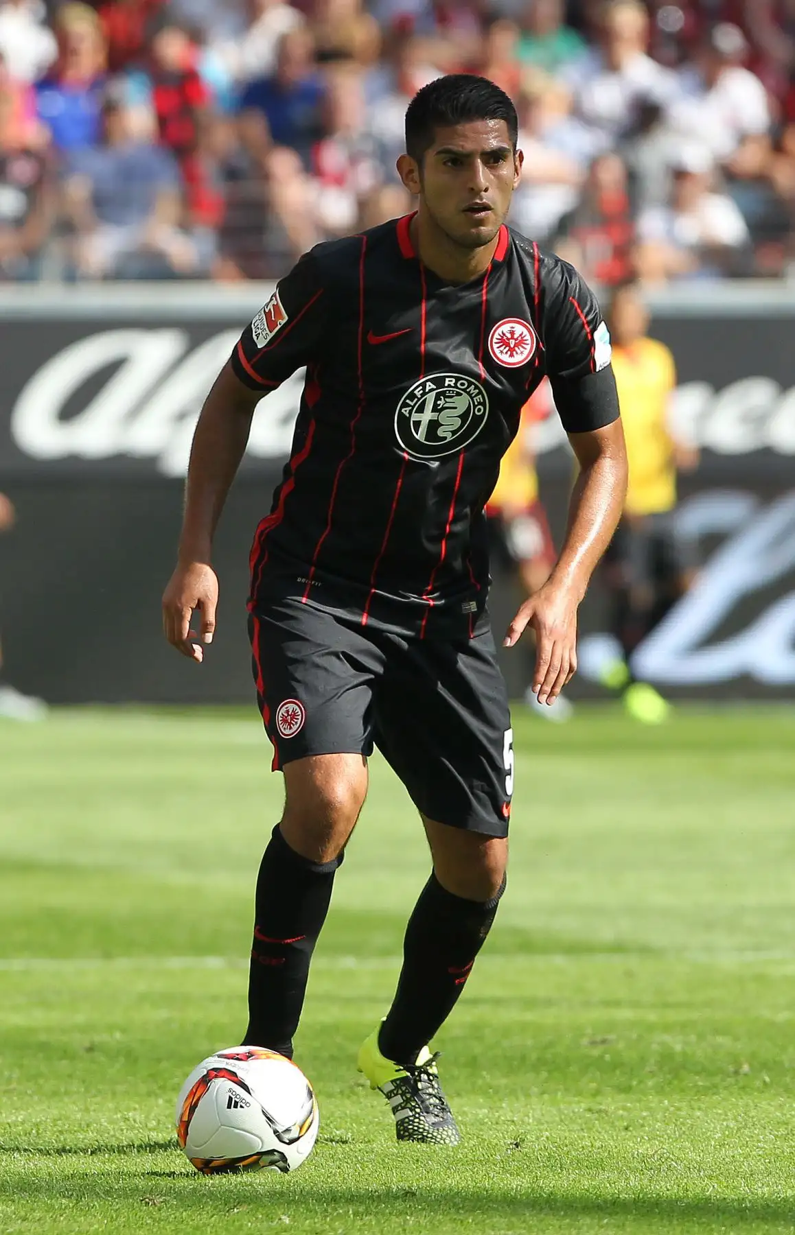 En agosto de 2012, se hace oficial su traspaso al Eintracht Frankfurt de Alemania donde permanecería  hasta junio del  2016. FOTO: Difusión