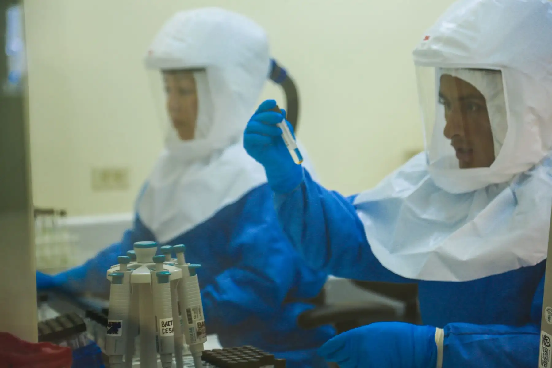 Personal de salud de regiones se han preparado para analizar las muestras de coronavirus. ANDINA/Difusión