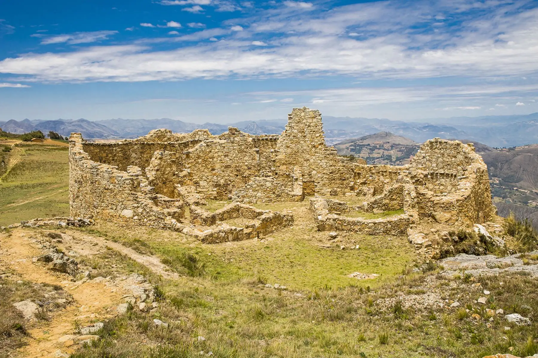 El Gobierno Regional de La Libertad presentó un proyecto para instalar un teléferico que comunique Huamachuco con el sitio arqueológico Marcahuamachuco y así promover el turismo. ANDINA/Difusión