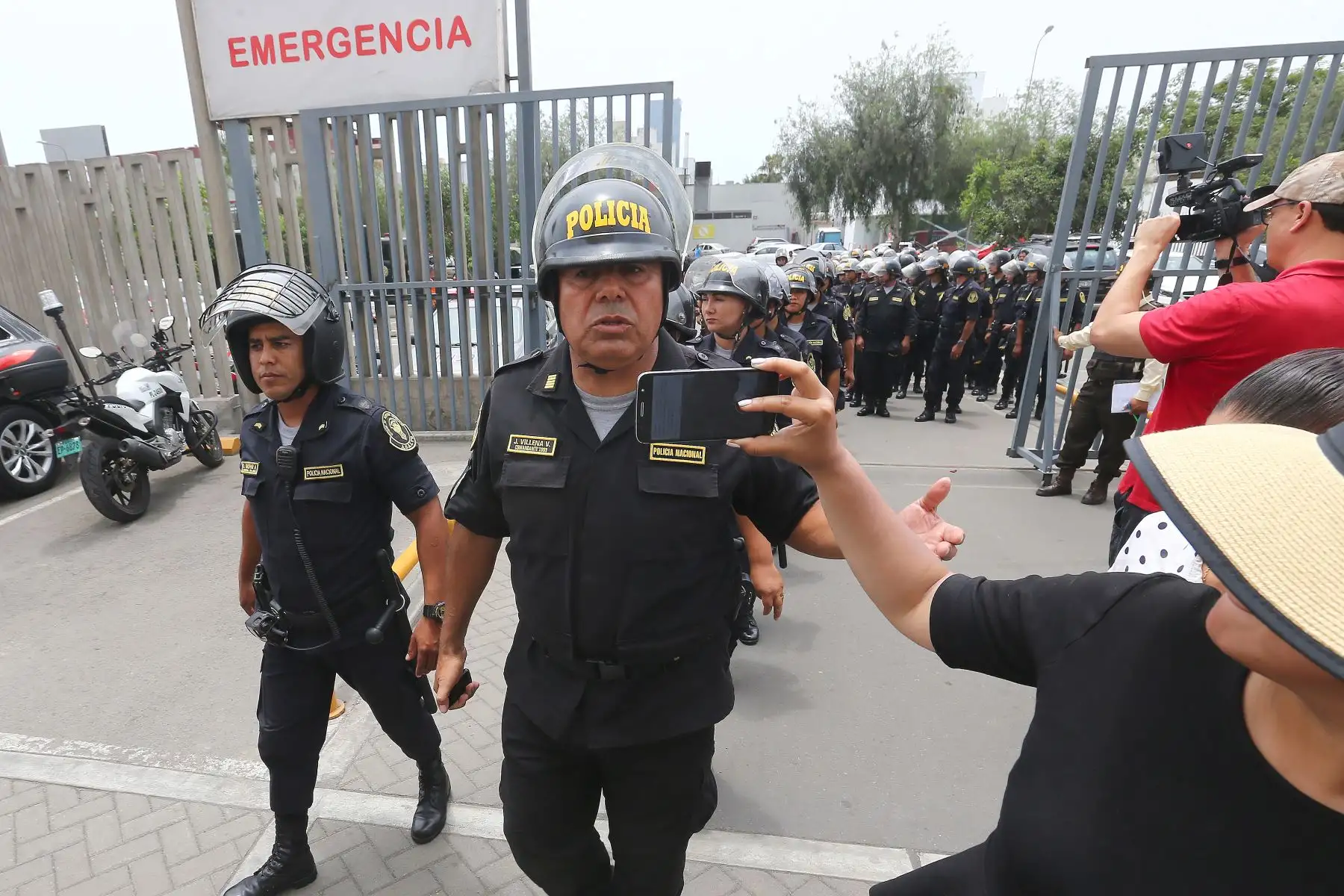 Policias donantes de sangre en hospital del niño de San Borja.Foto:ANDINA/Héctor Vinces.
