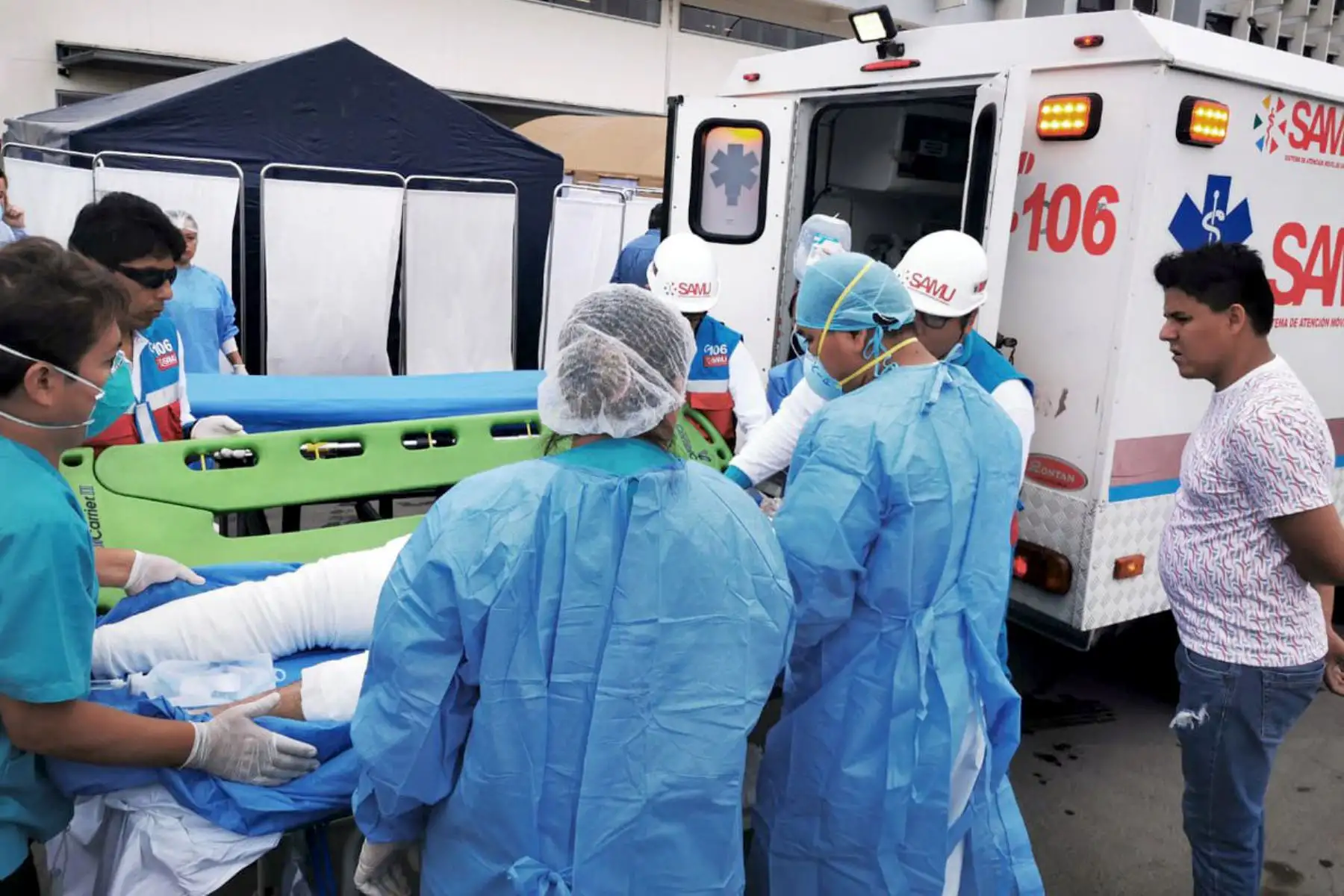 Mas de 30 heridos son atendidos de emergencia por quemaduras de grado II y III. 07 niños son trasladados al hospital del niño. Foto:ANDINA/Minsa