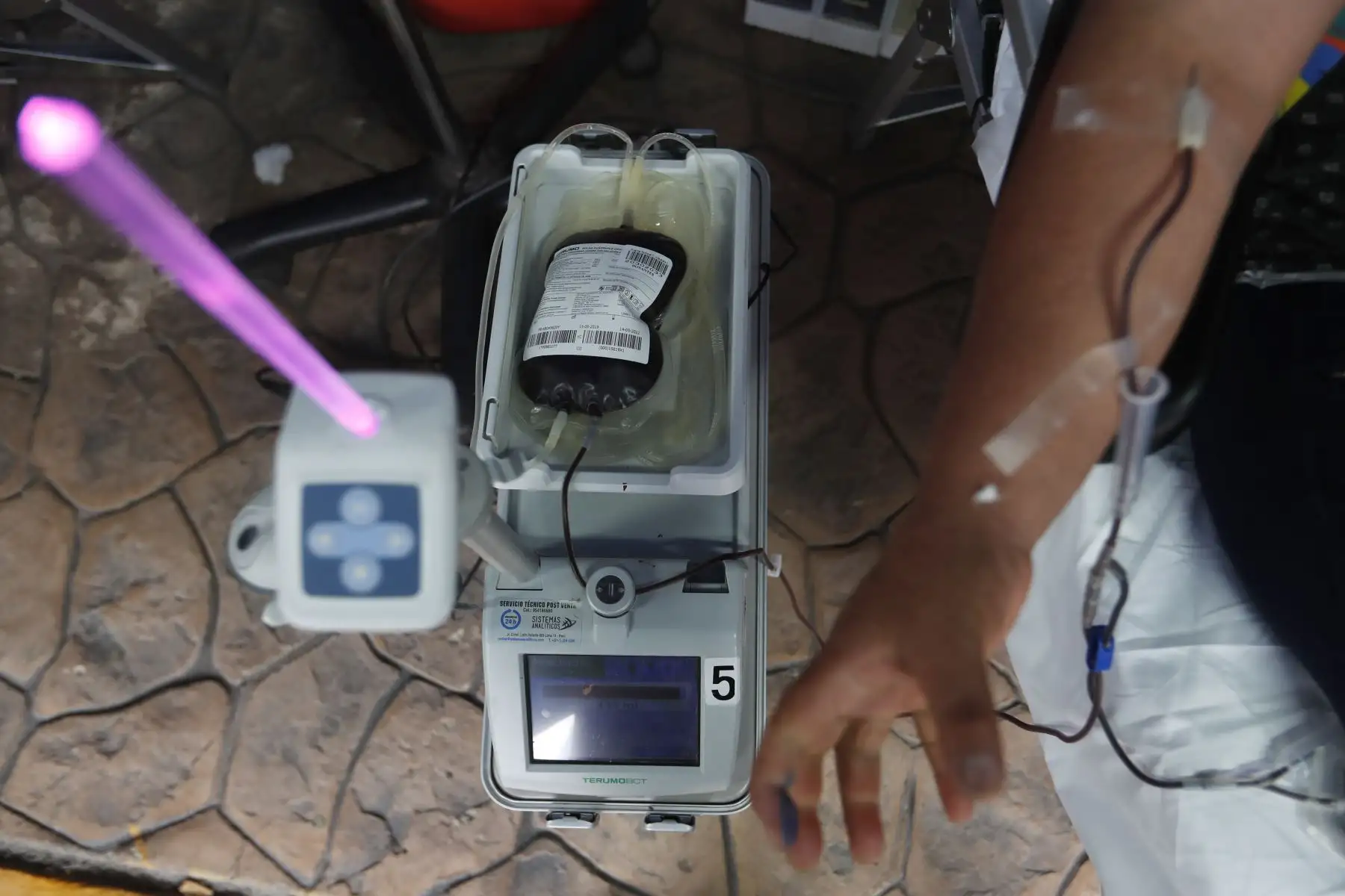 Cientos de personas acuden al Hospital Almenara para donar sangre en solidaridad con las víctimas de Villa el Salvador. Foto: ANDINA/Renato Pajuelo