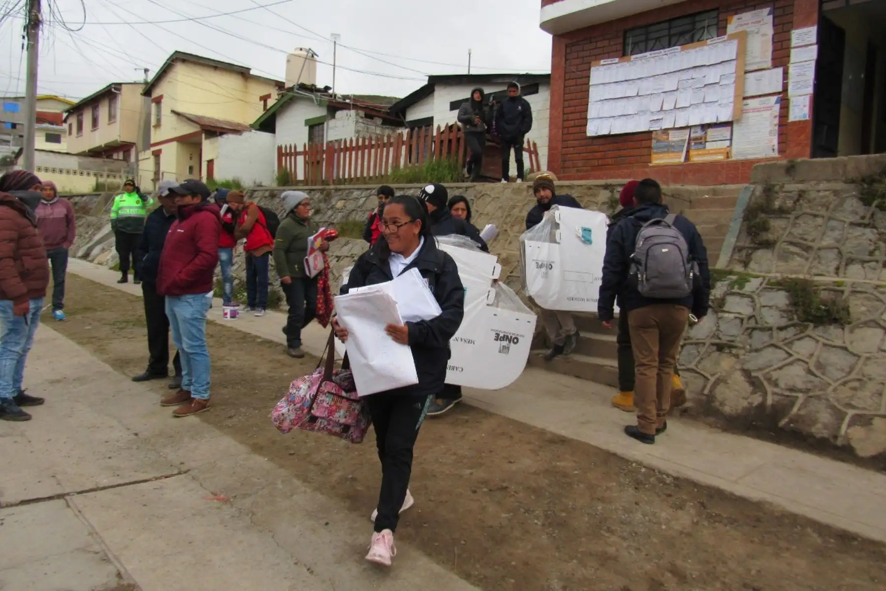ODPE Pasco inicia la distribución del material electoral para comicios al Congreso que se celebrarán este domingo 26 de enero. ANDINA/Difusión