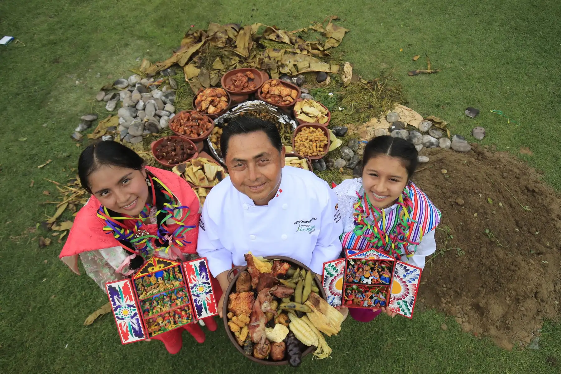 El primer domingo de febrero se celebra el Día Nacional de la Pachamanca, el afanado y abundante plato creado por el ingenio andino peruano. Foto: ANDINA/Juan Carlos Guzmán Negrini