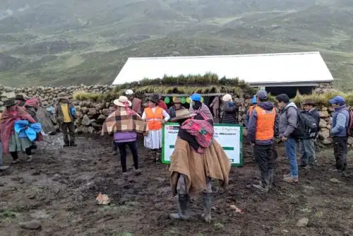 Como parte de las actividades preventivas ante la ocurrencia de heladas y lluvias intensas en zonas altoandinas, el Ministerio de Agricultura y Riego (Minagri) entregó 25 cobertizos para proteger a unas 2,500 cabezas de ganado.
