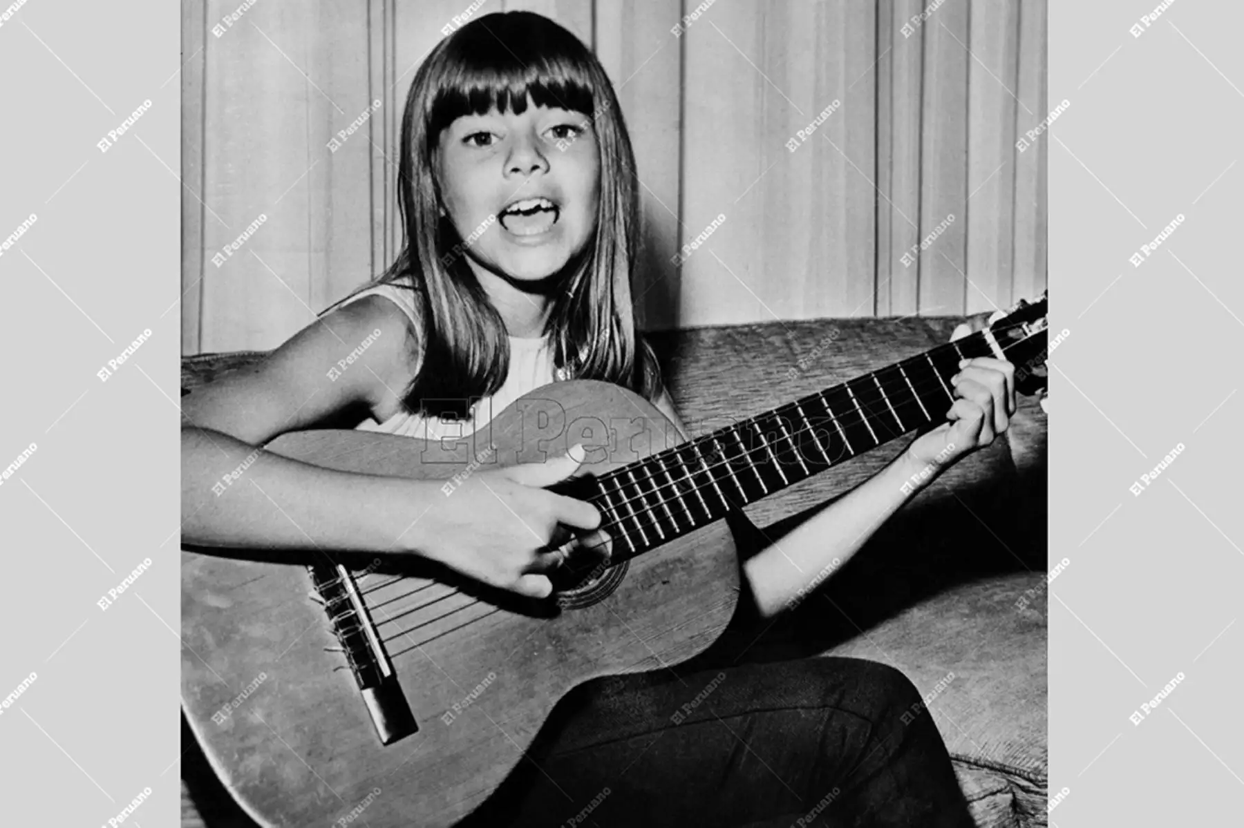 Lima - 16 mayo 1967 / Inés "Chacha" Hormazábal cuando se alistaba para conducir en Panamericana Televisón el programa "La Hora Final de Twist" que según La Crónica "estaba destinado a endulzar y refrescar las horas de los niños. 
Foto: Archivo Histórico de El Peruano