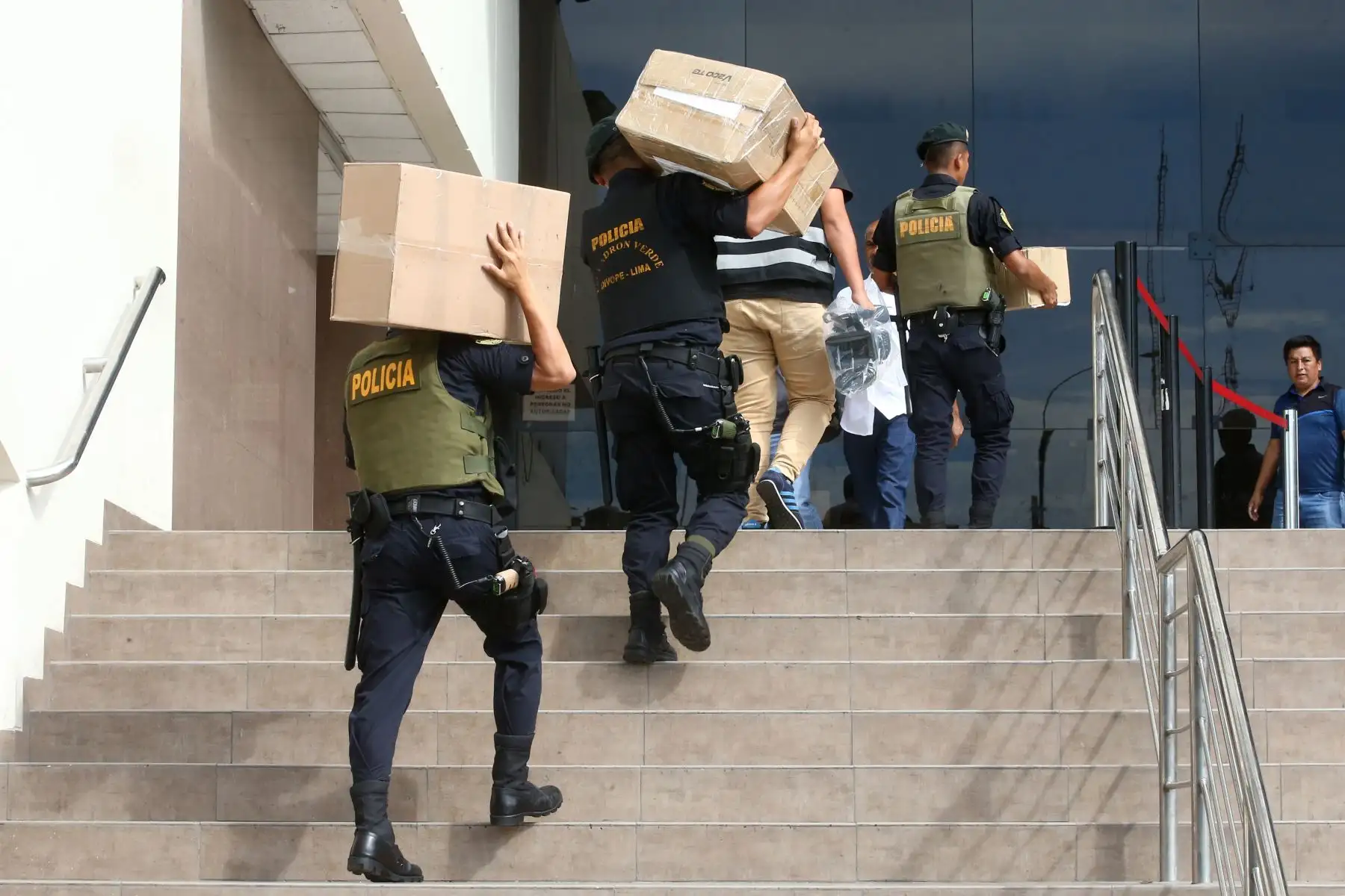 Incautación de documentos de Ex alcalde del Callao Juan Sotomayor es detenido por la policía por el caso Eslimp"Aporte fantasma". Foto: ANDINA/Vidal Tarqui