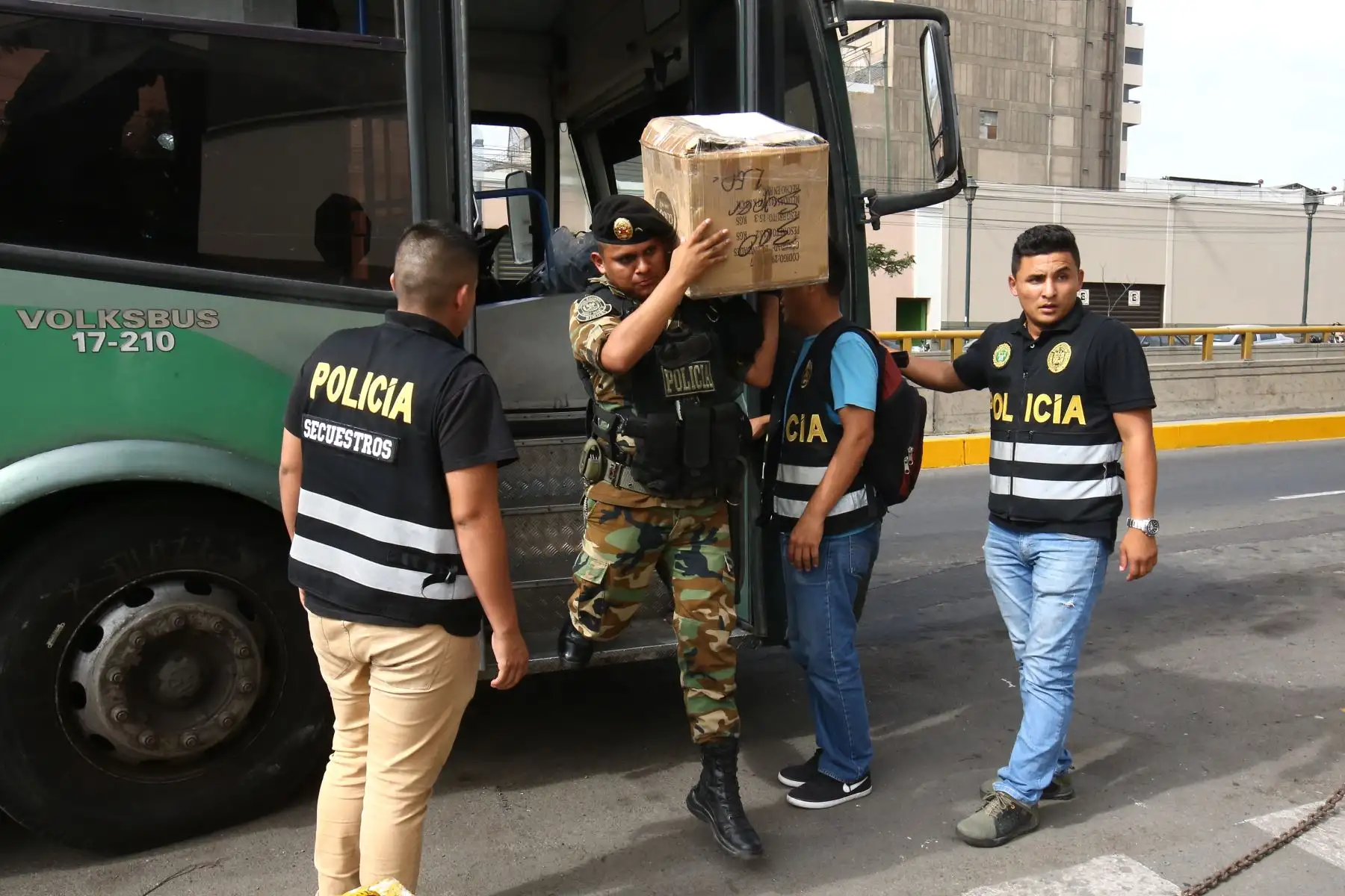Incautación de documentos de Ex alcalde del Callao Juan Sotomayor es detenido por la policía por el caso Eslimp"Aporte fantasma". Foto: ANDINA/Vidal Tarqui