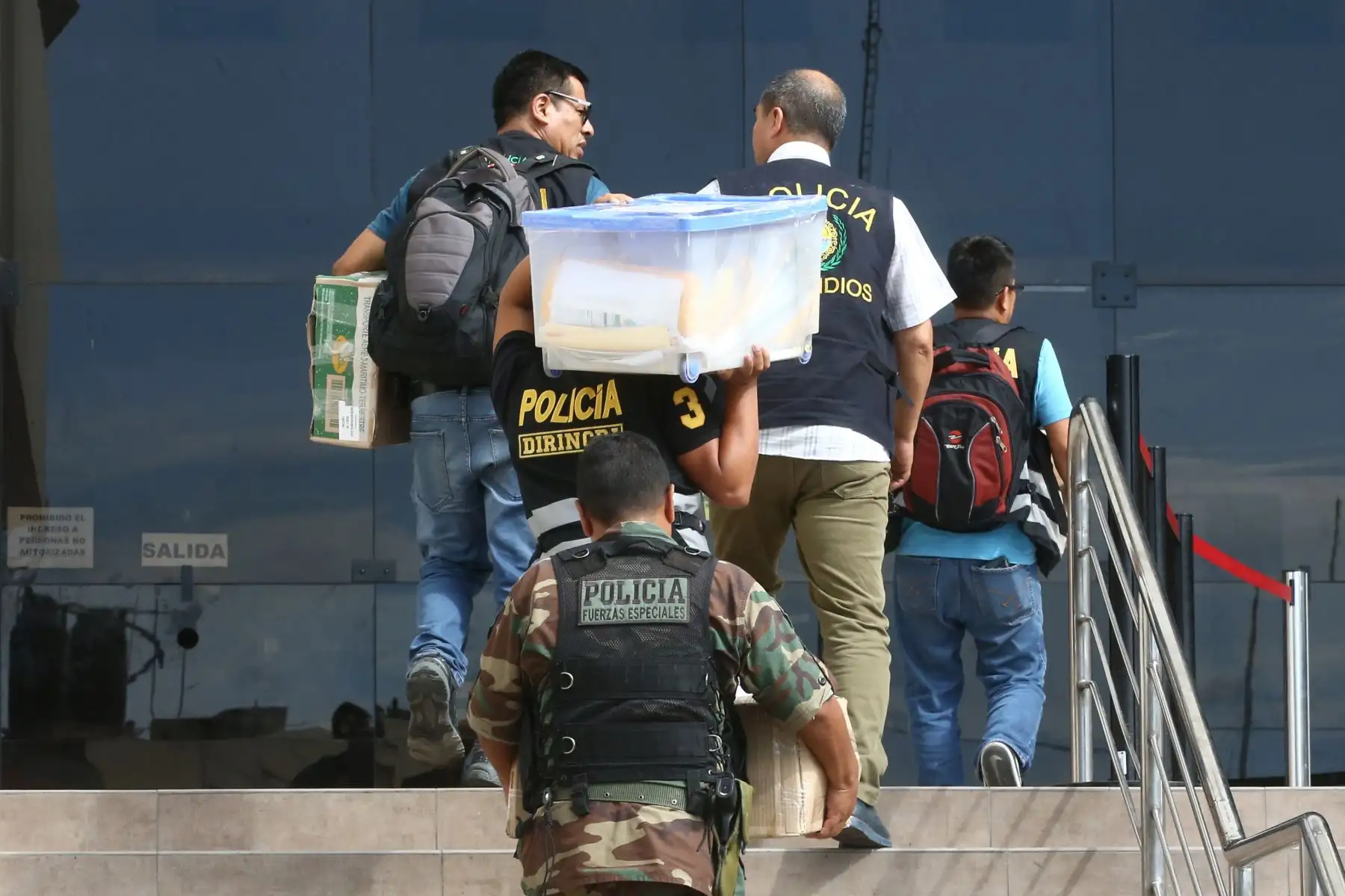 Incautación de documentos de Ex alcalde del Callao Juan Sotomayor es detenido por la policía por el caso Eslimp"Aporte fantasma". Foto: ANDINA/Vidal Tarqui