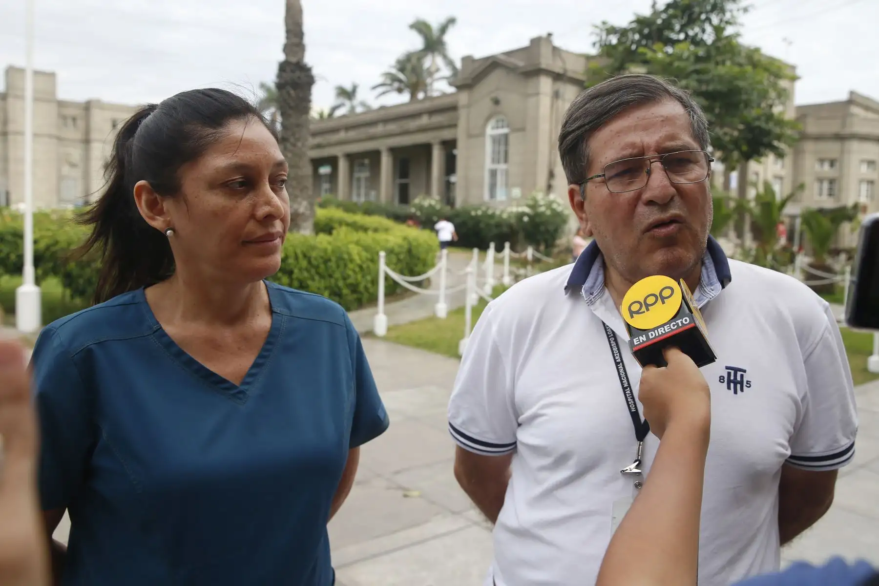 Conferencia de prensa de la Dra. Gianina Cárdenas , jefa de guardia del hospital Arzobispo Loayza y el Dr. Enrique Machicado, director general del hospital Loayza sobre el balance de los heridos en el incidente en Villa el Salvador. 
Foto:ANDINA/ Eddy Ramos