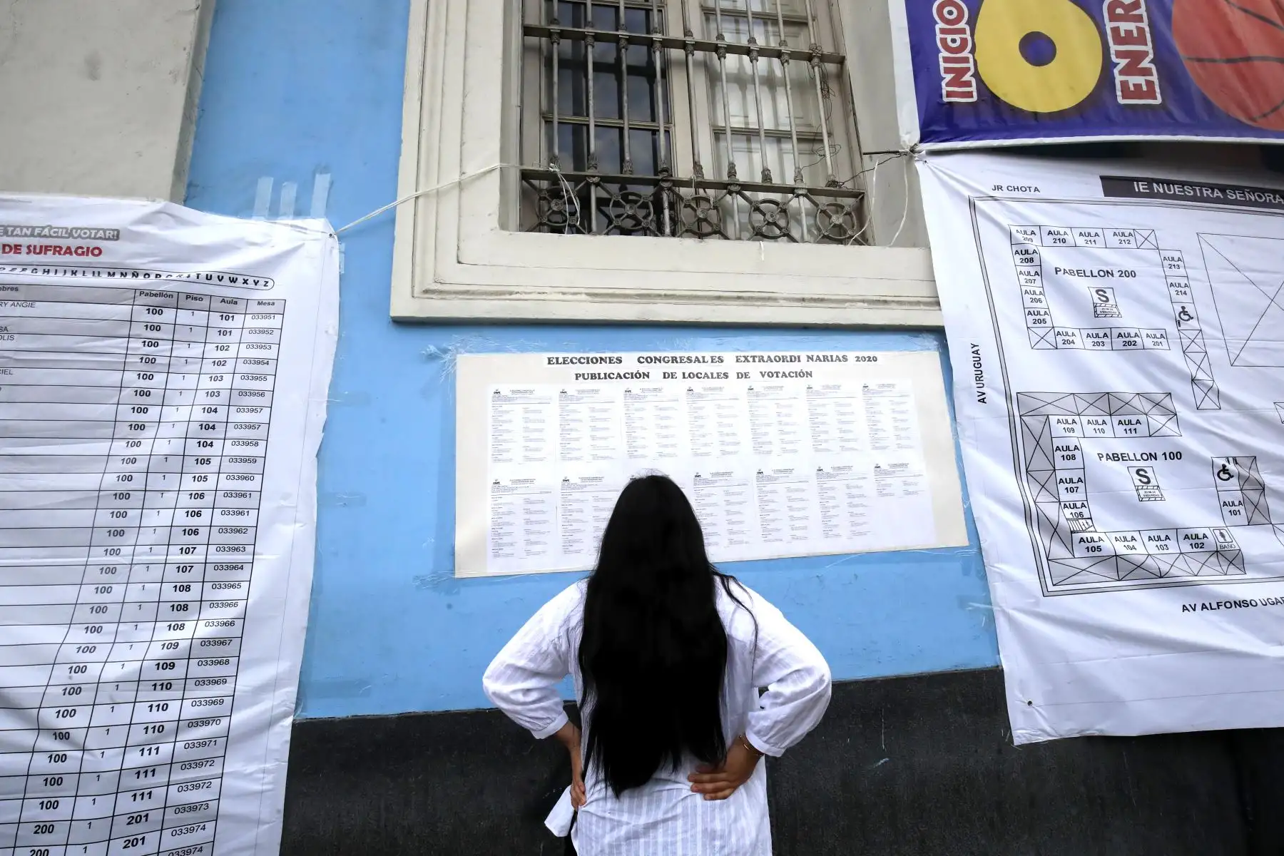 Primeros electores llegan a los centros educativos para emitir su voto en las Elecciones Congresales Extraordinarias 2020. Foto: ANDINA/Juan Carlos Guzmán.