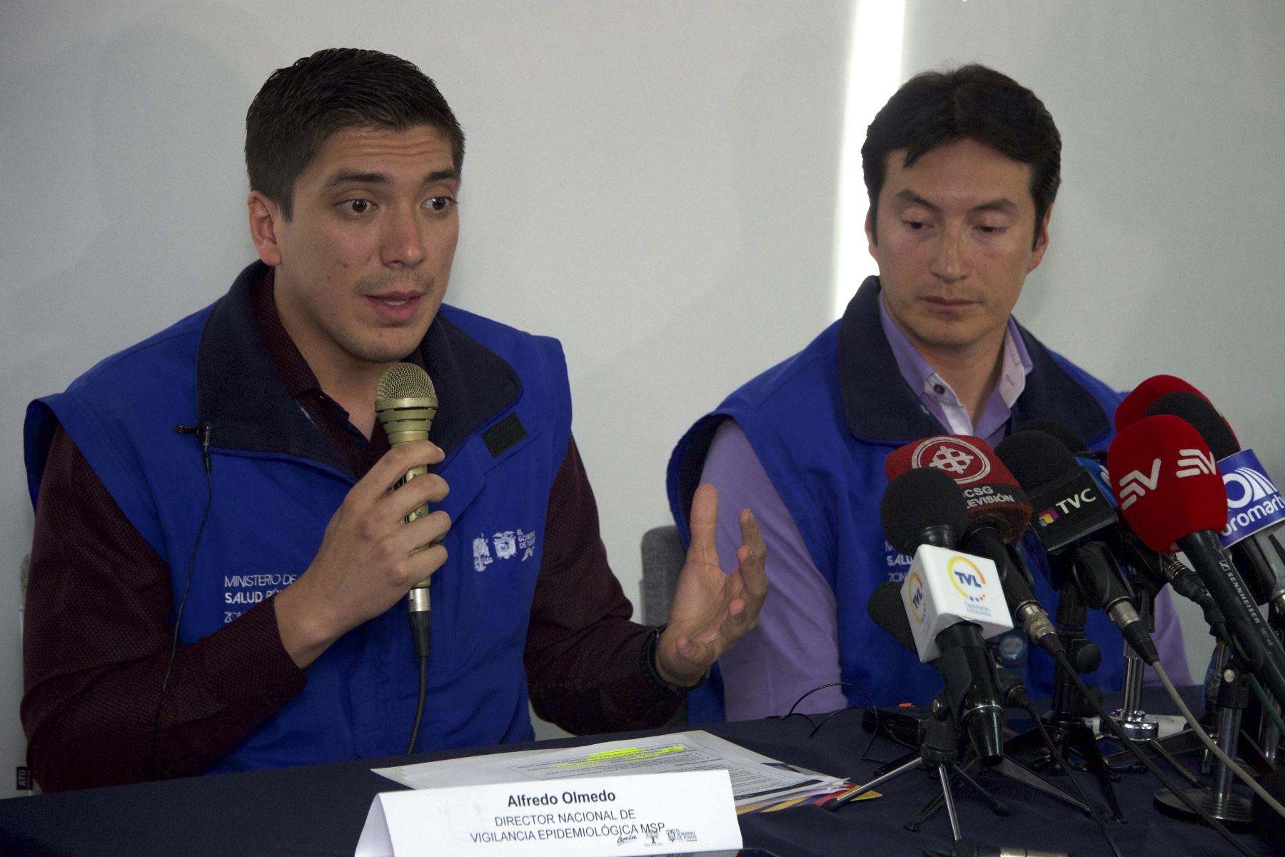 Autoridades sanitarias ecuatorianas piden esperar con calma los resultados sobre un posible caso de coronavirus. Foto: AFP.