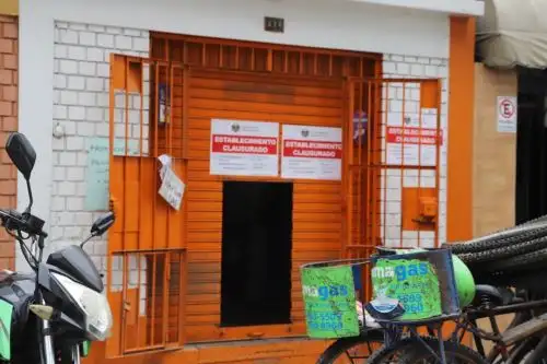 La Municipalidad de Magdalena del Mar clausuró y multó dos locales de venta de balones de gas licuado que no contaban con las autorizaciones correspondientes e incumplían con una serie de medidas básicas de seguridad.