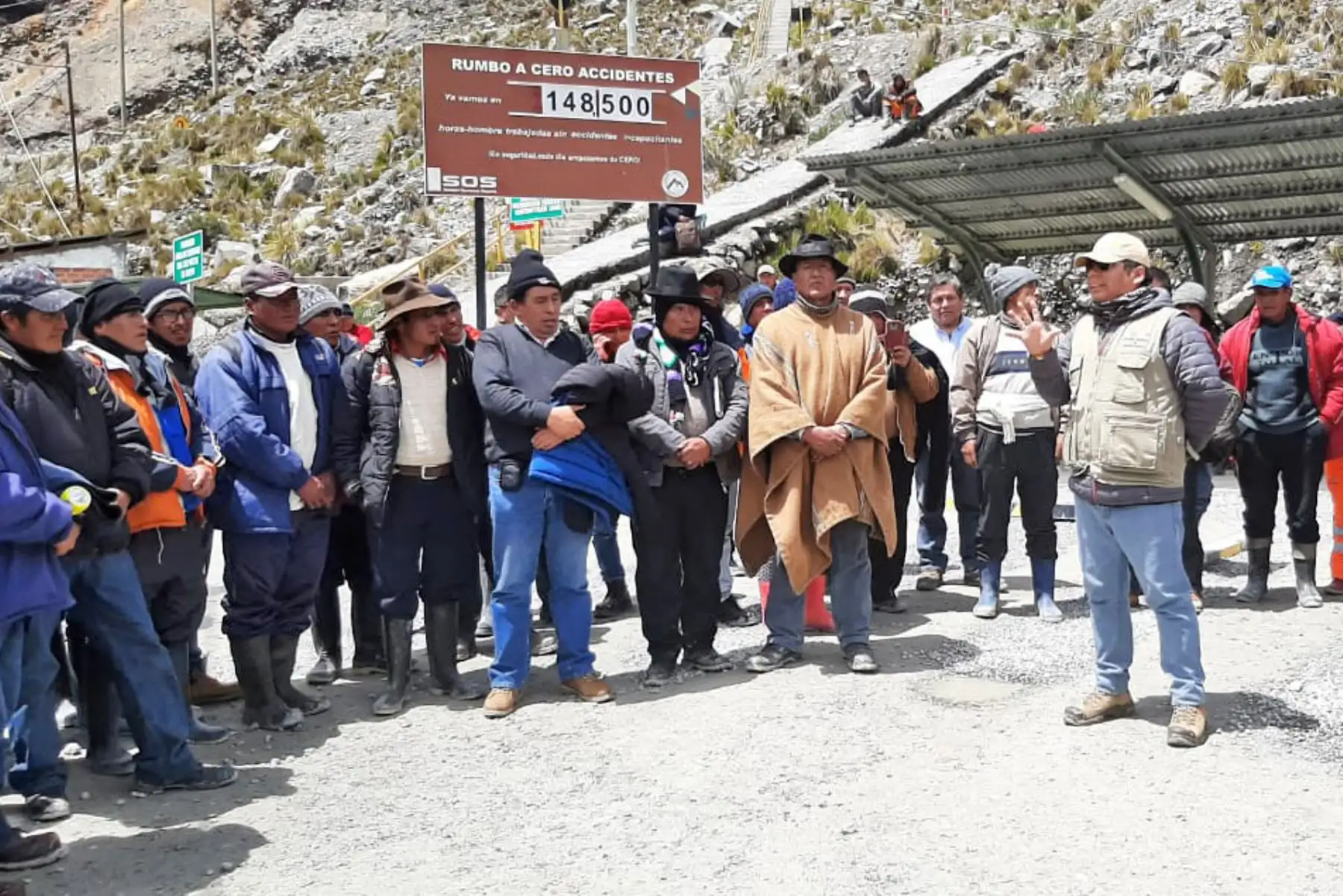 El Ministerio de Energía y Minas promueve el diálogo entre la comunidad de San Juan de Paucar y empresa Raura, en Pasco. Foto: ANDINA/Difusión.