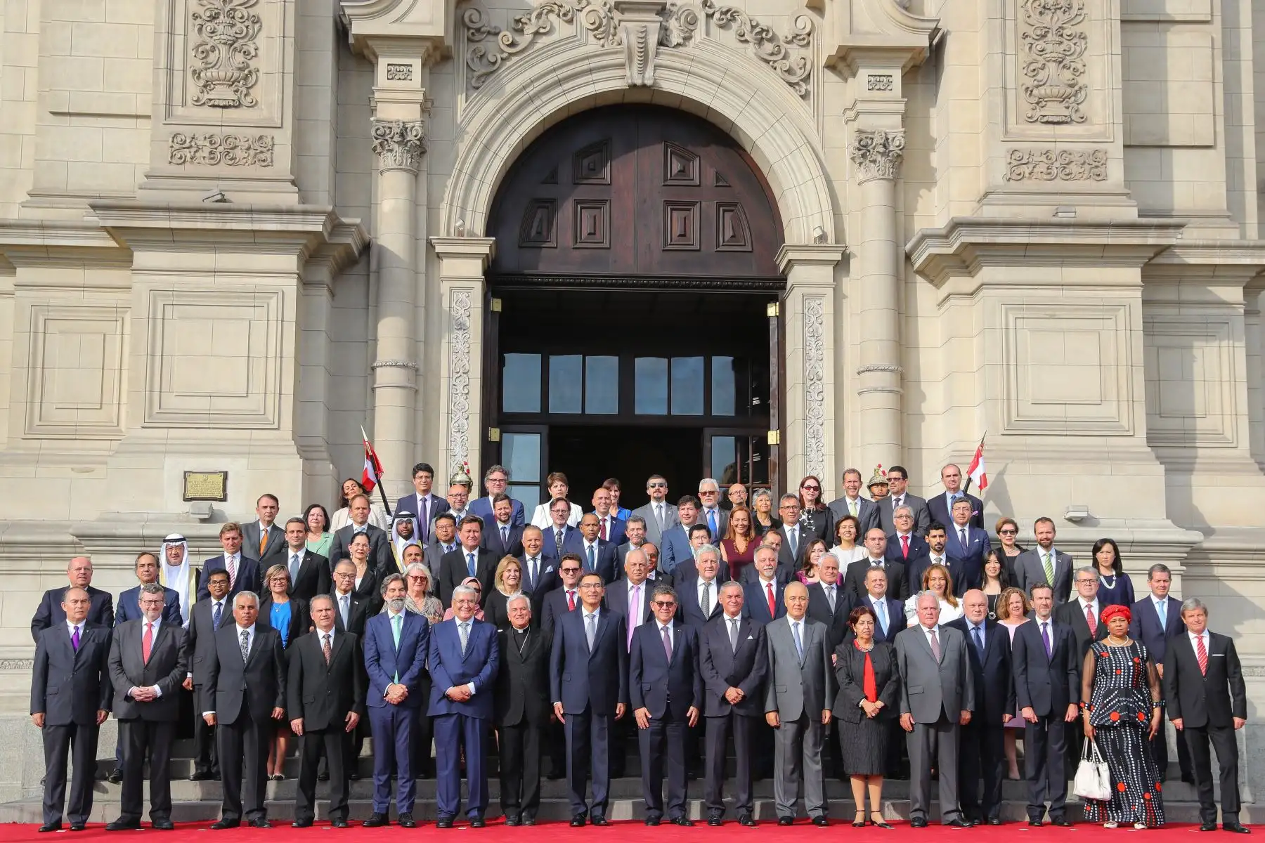 Presidente de la república , Martín Vizcarra y el Canciller del Perú , Gustavo Adolfo Meza-Cuadra Velásquez recibe el saludo protocolar del cuerpo diplomático 2020, acreditados en el Perú.
Foto: ANDINA/ Prensa Presidencia