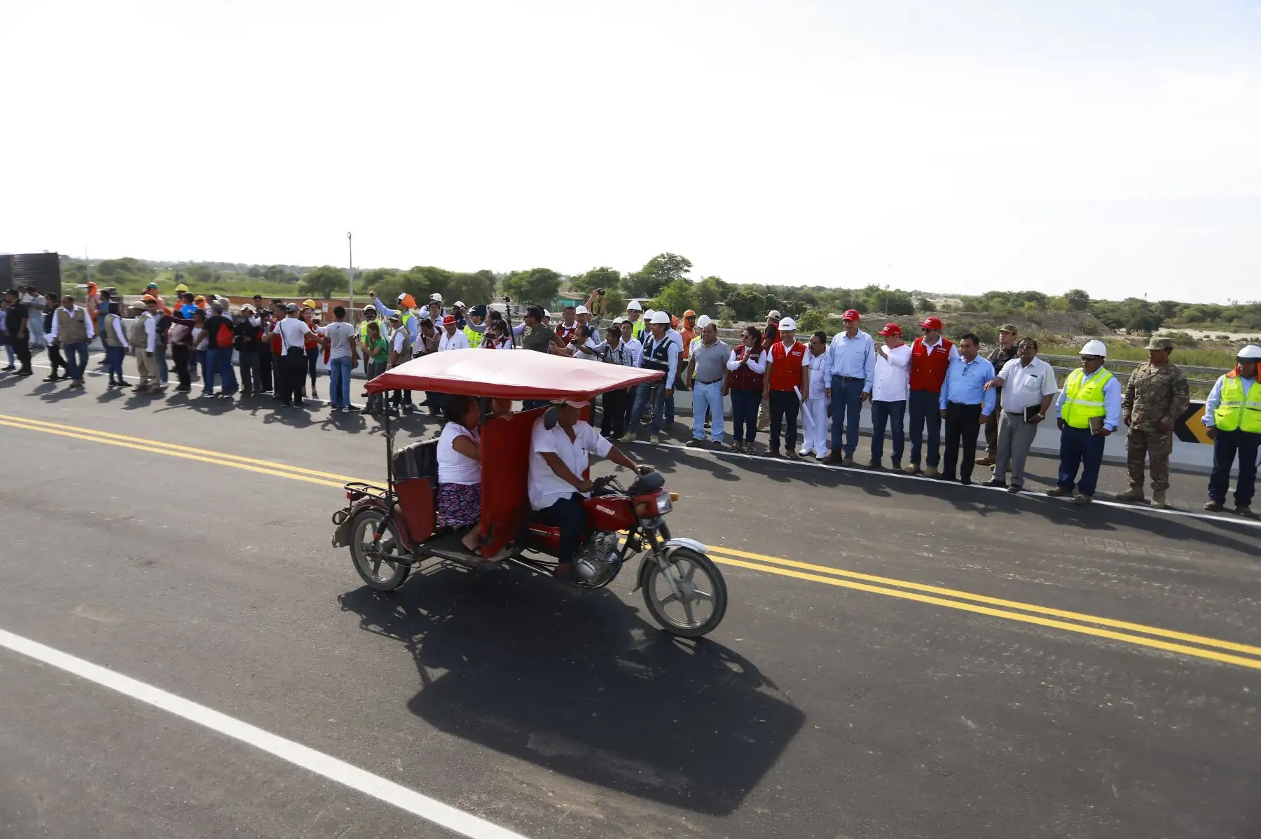 Presidente Martín Vizcarra pone en funcionamiento el puente Independencia en Piura. Foto: ANDINA/Prensa Presidencia