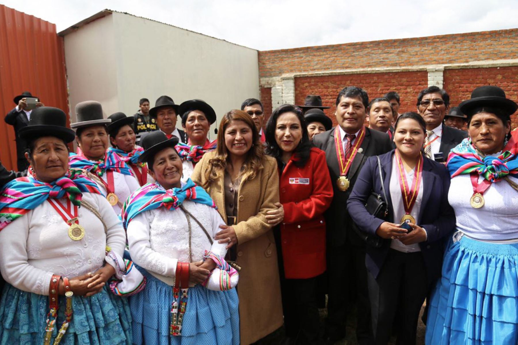 La ministra de la Mujer y Poblaciones Vulnerables, Gloria Montenegro, inaugura centro especializado para víctimas de trata de personas en Puno.