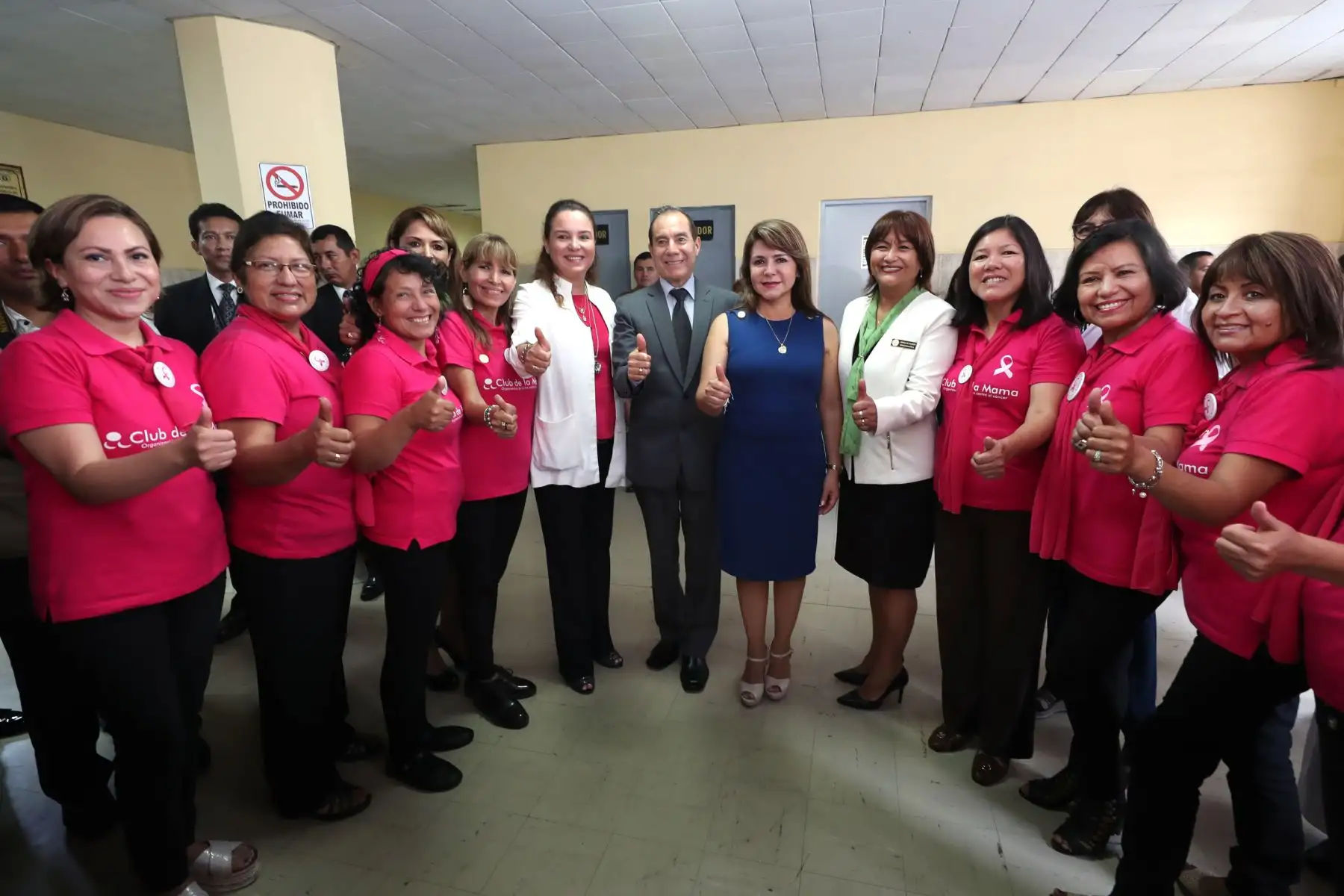 En el marco del fortalecimiento del sistema de fortalecimiento del sistema de salud del ejercito, la ministra de Salud, Elizabeth Hinostroza y el ministro de defensa, Walter Roger Martos Ruiz inauguran la sala de mamografía del Hospital Militar Central.
Foto: Difusión Mindef