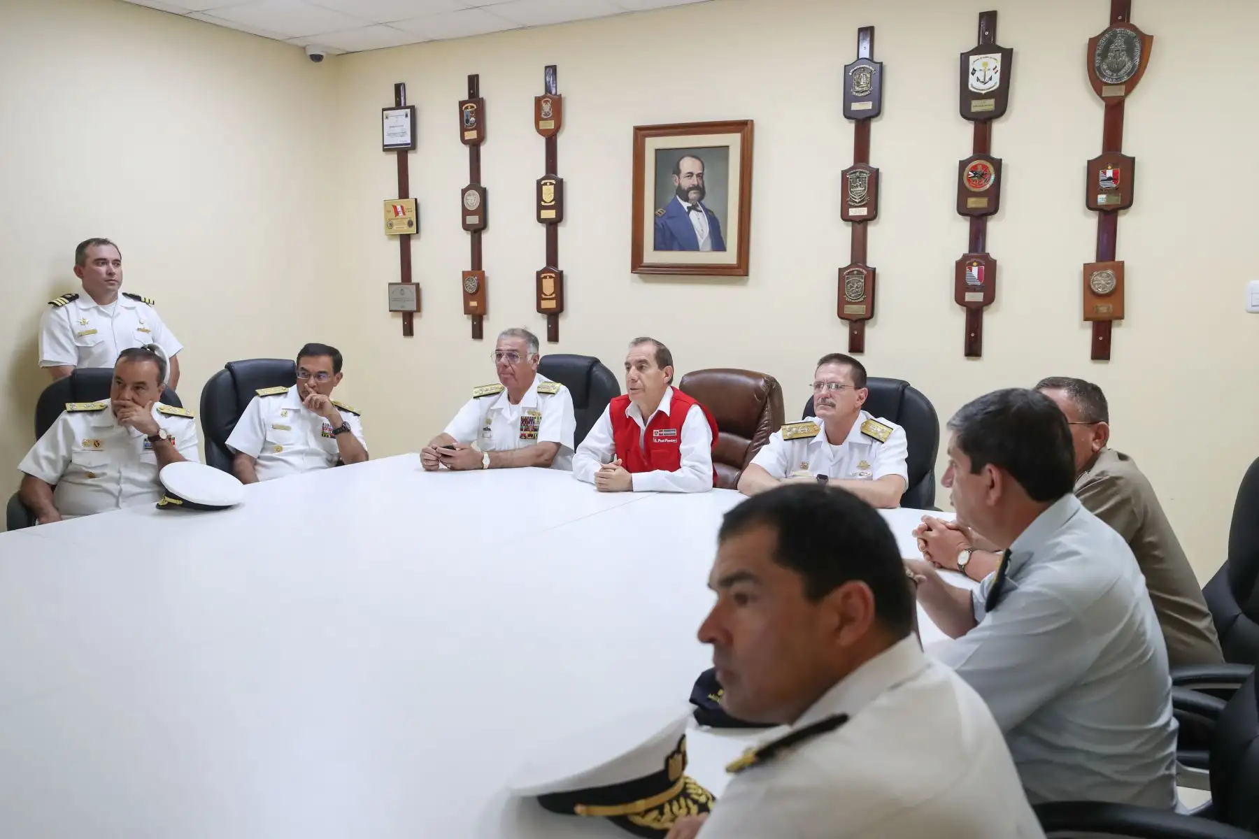Ministro de Defensa, Walter Martos llega a Piura para acompañar a la población en acciones cívicas y reunirse con autoridades regionales.
Foto: Difusión Mindef