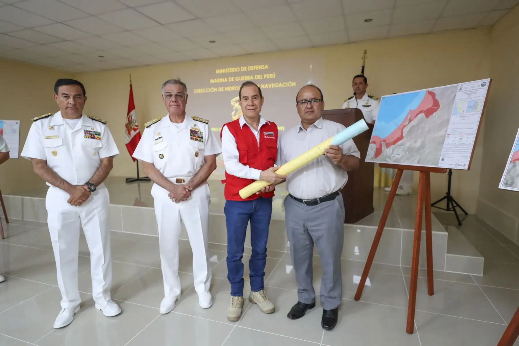 Ministro de Defensa, Walter Martos llega a Piura para acompañar a la población en acciones cívicas y reunirse con autoridades regionales.
Foto: Difusión Mindef