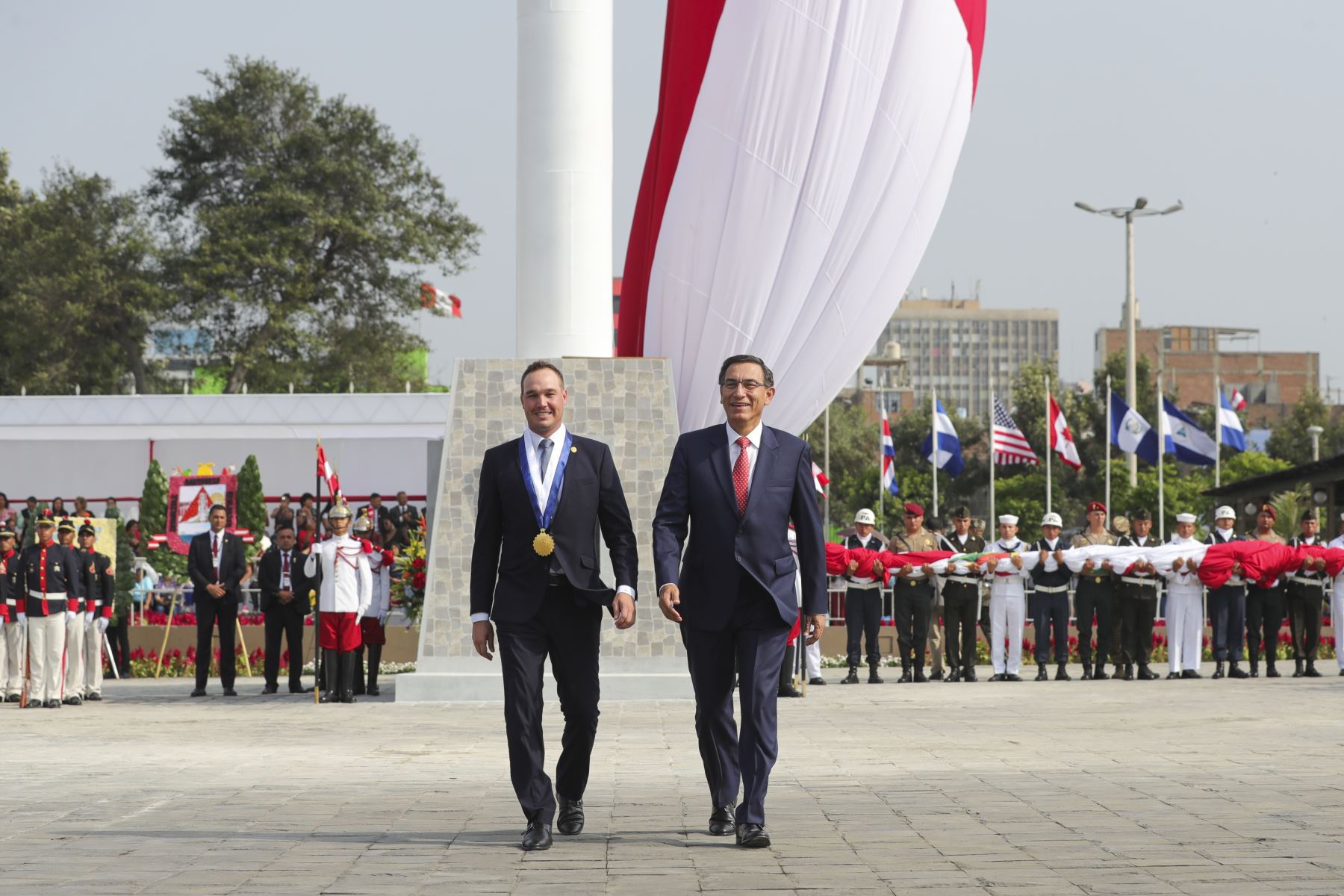 Presidente Martín Vizcarra asiste a ceremonia por los 100 años del distrito de La Victoria.
Foto: ANDINA/Prensa Presidencia