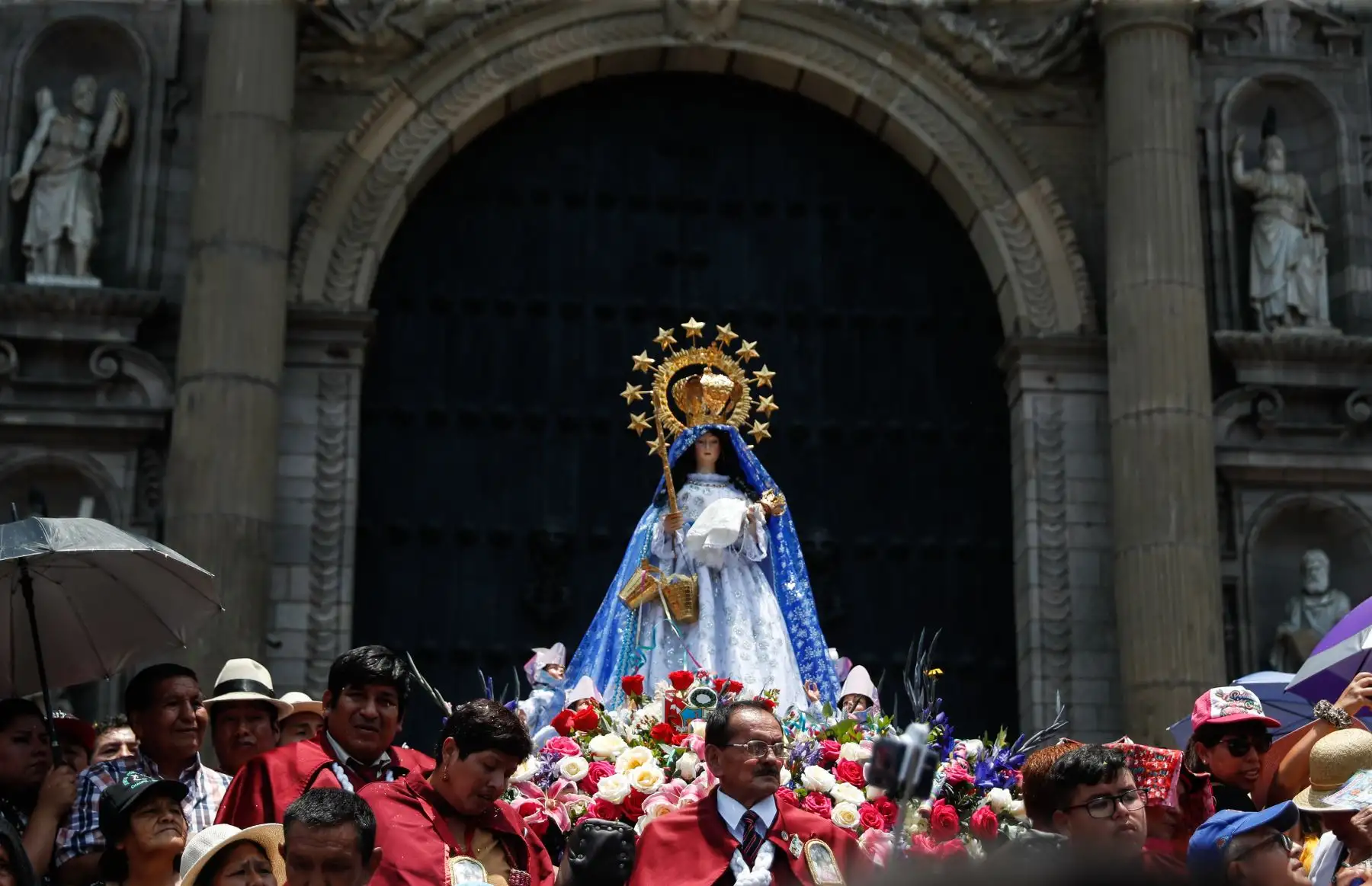 Pasacalle en honor a la Virgen de la Candelaria en Lima. 
Foto: ANDINA/Renato Pajuelo