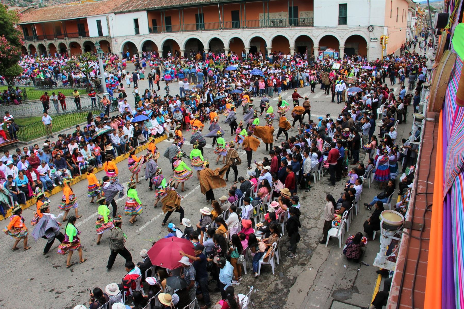 La Diresa Ayacucho evaluará autorizar la realización de los carnavales si la cobertura de la vacuna llega al 90 % de la población. ANDINA/Difusión