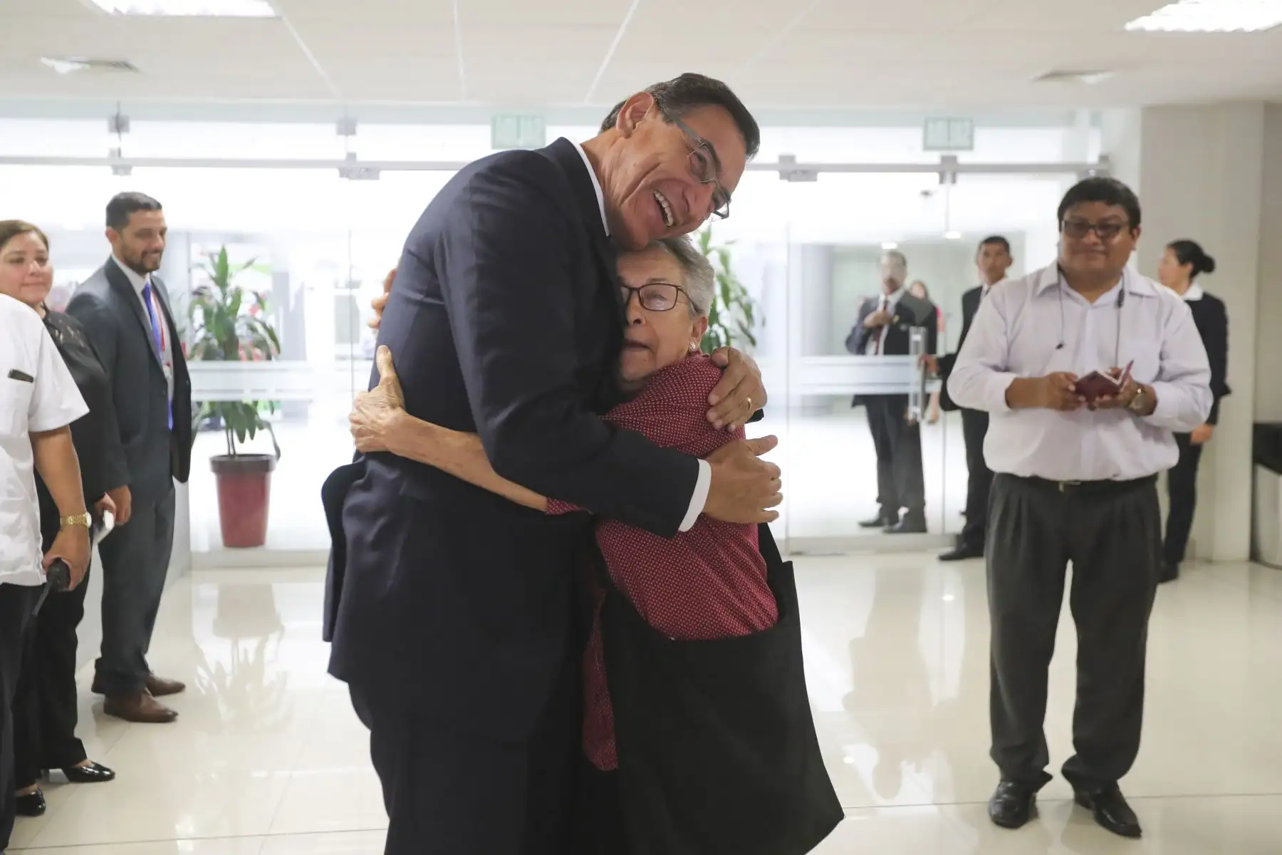 Presidente Martín Vizcarra, junto a la ministra y vice ministra de Desarrollo e Inclusión Social, Ariela Luna y Patricia Balbuena inauguran el Taller del  “PROYECTO HAKU WIÑAY"Foto: ANDINA/Prensa Presidencia