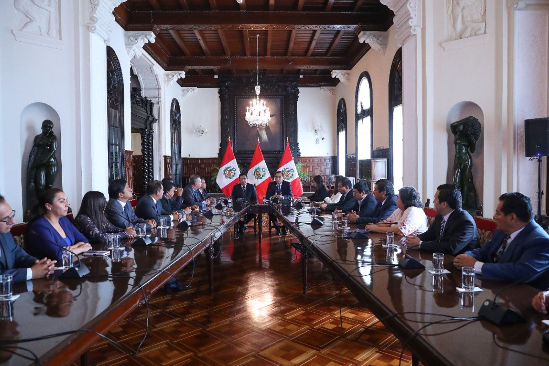 El presidente Vizcarra se reunió con representantes de diversas organizaciones políticas. Foto: ANDINA/Prensa Presidencia