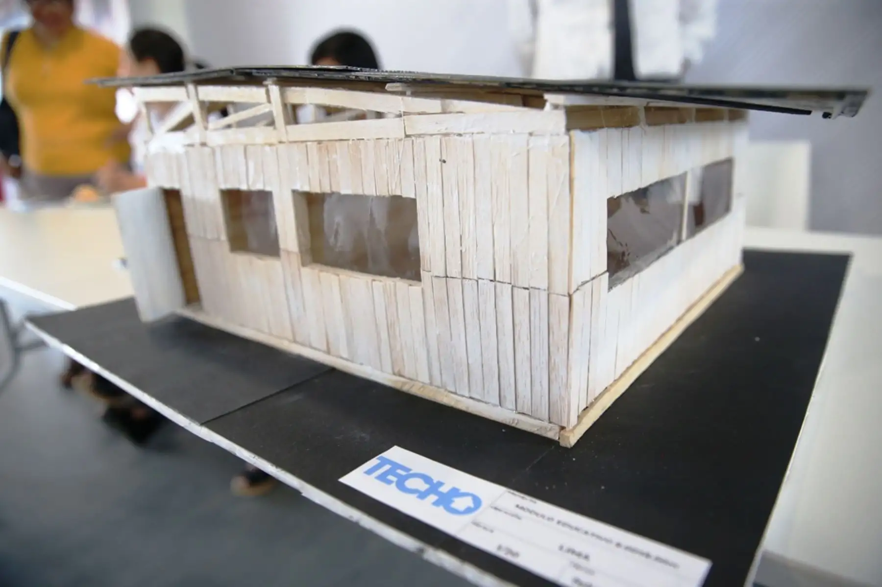 Maqueta de los módulos escolares que se instalarán en diferentes colegios. Foto: ANDINA/Minedu