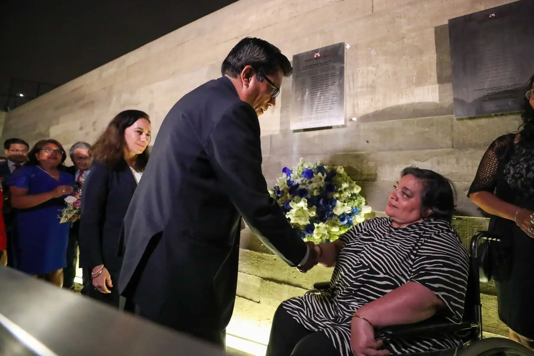 El presidente del Consejo de Ministros, Vicente Zeballos, participó en acto de reconocimiento a las víctimas policiales del periodo de violencia 1980 – 2000.Foto:ANDINA/PCM