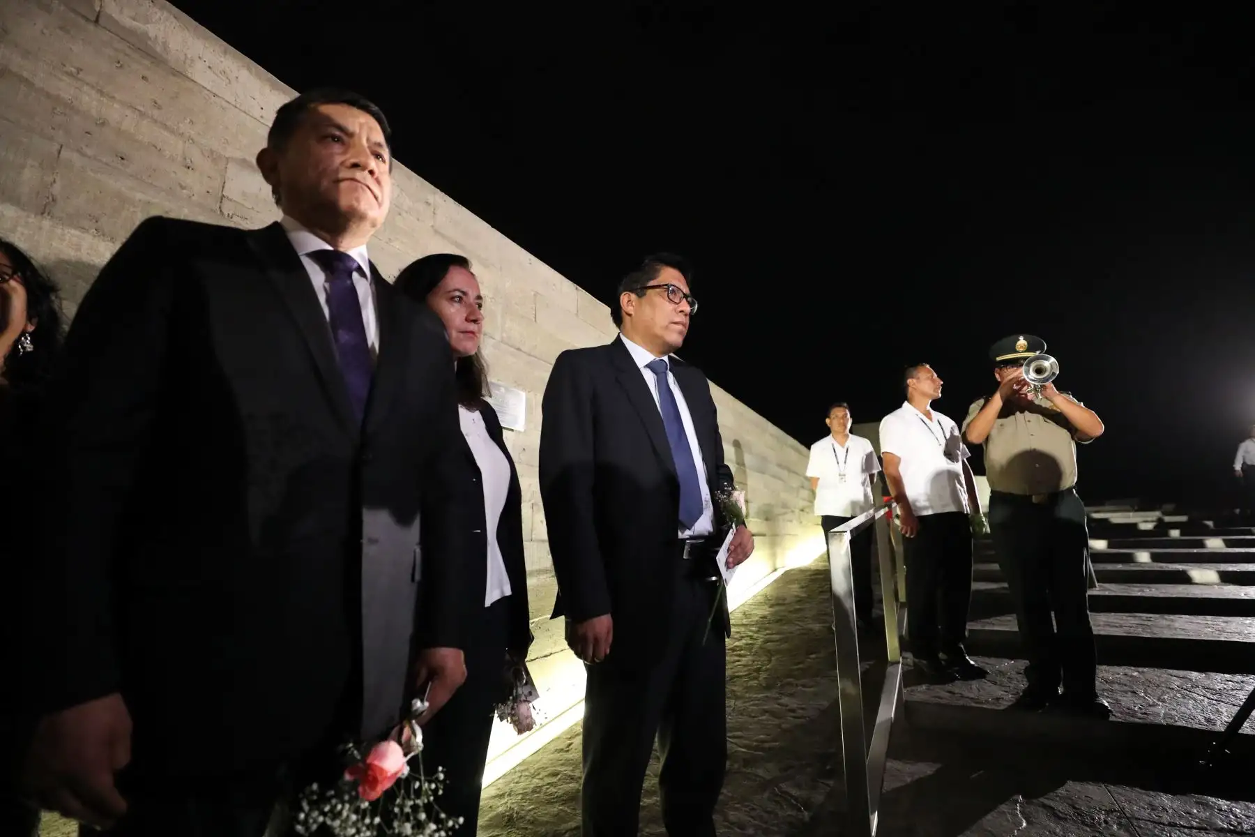 El presidente del Consejo de Ministros, Vicente Zeballos, participó en acto de reconocimiento a las víctimas policiales del periodo de violencia 1980 – 2000.Foto:ANDINA/PCM