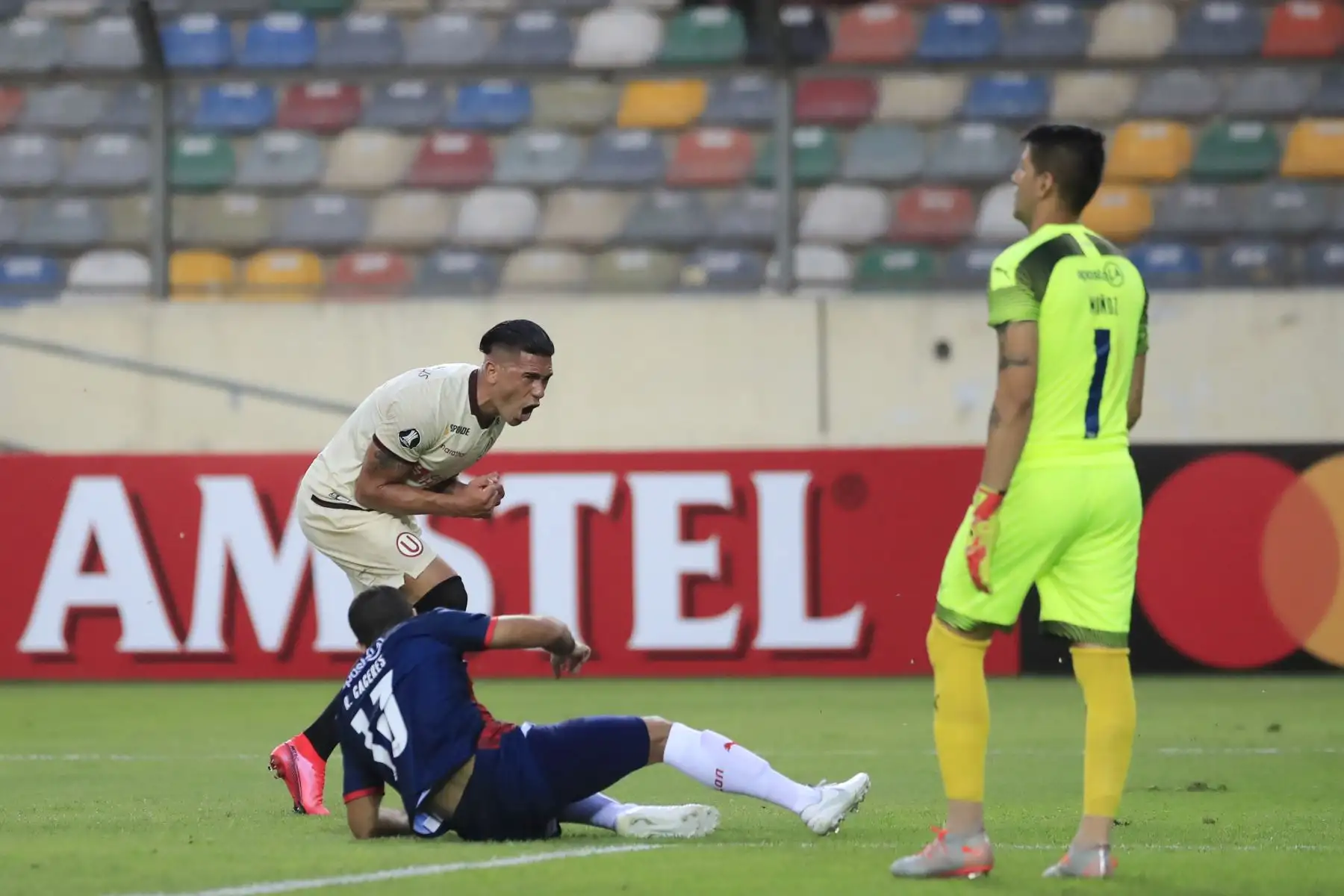 Universitario se enfrenta a Cerro Porteño en el Monumental, por la fase 2 de la Copa Libertadores de América.
Foto: ANDINA/Juan Carlos Guzmán