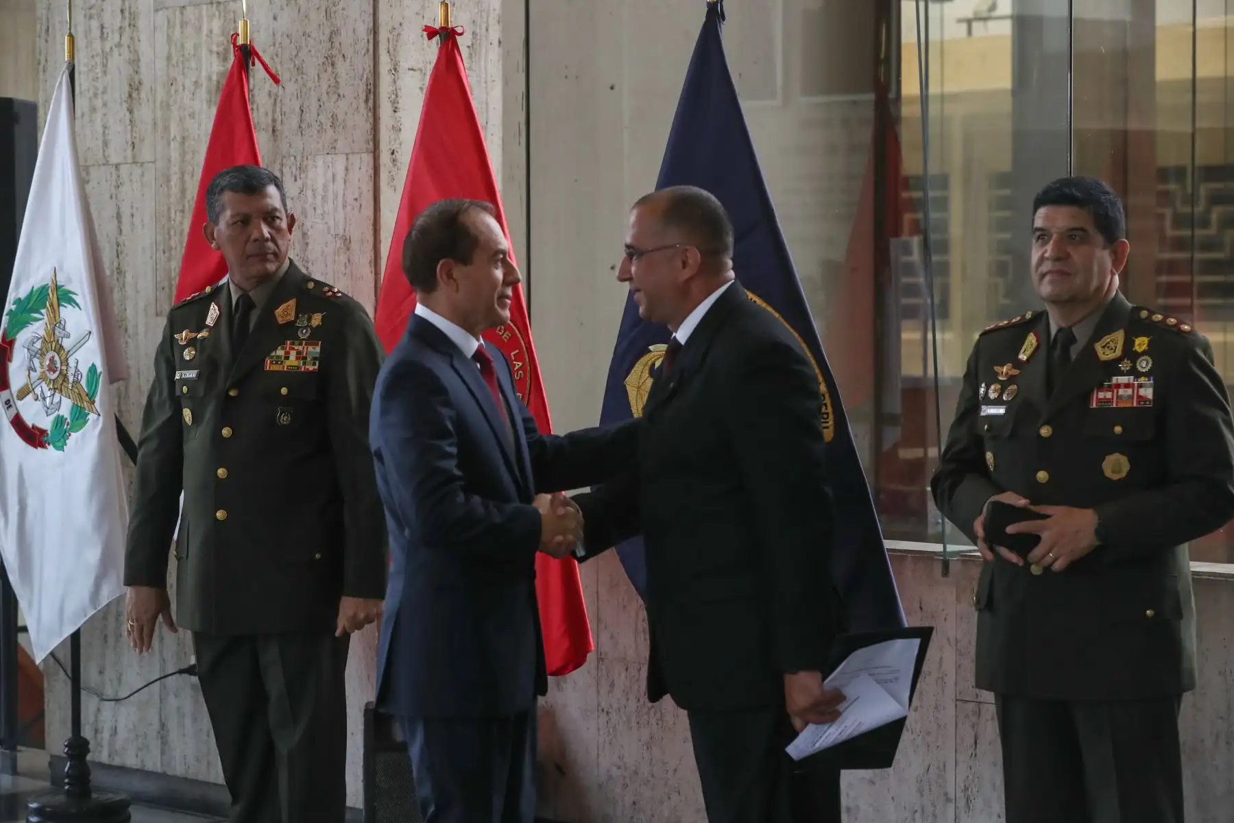 Ministro de Defensa, Walter Martos,  presidió ceremonia de entrega de sillas de ruedas a personal discapacitado de FFAA. Foto: ANDINA/Difusión