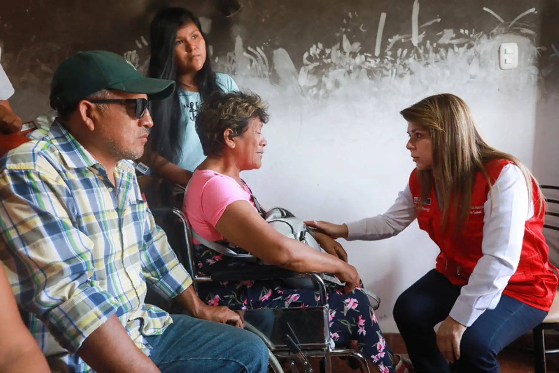 A los vecinos se les brindó atención médica y psicológica. Foto: Minsa
